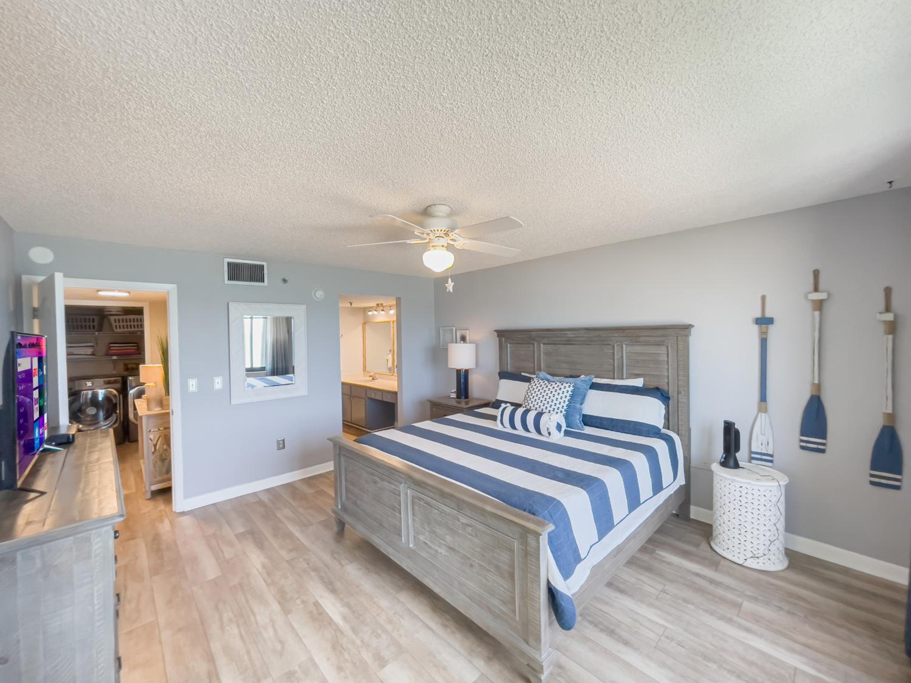 Luxury, Direct Oceanfront Unit and Balcony, Northeast Corner, Heated Pool, Garage Parking