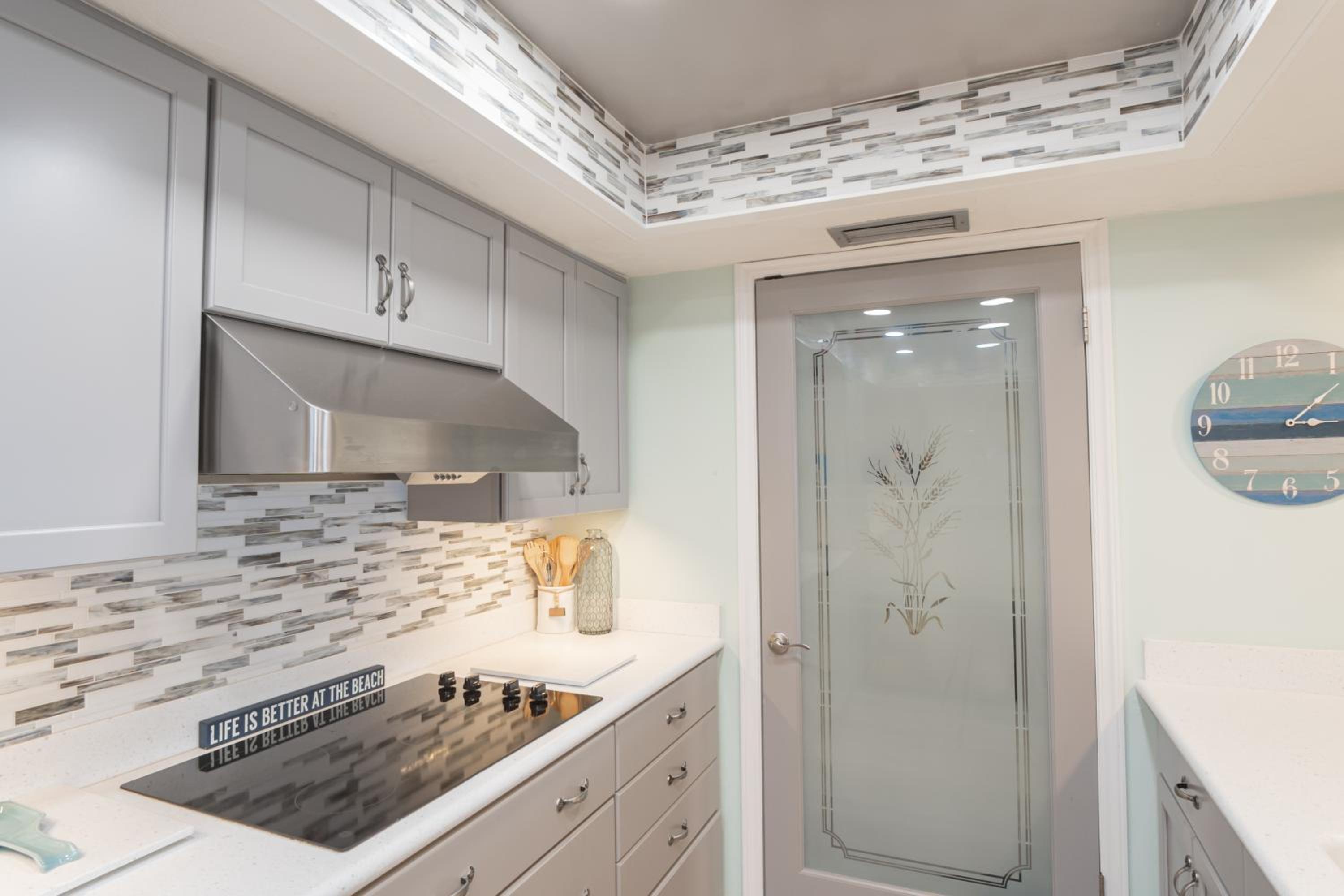 Luxury, Direct Oceanfront Unit and Balcony, Northeast Corner, Heated Pool, Garage Parking