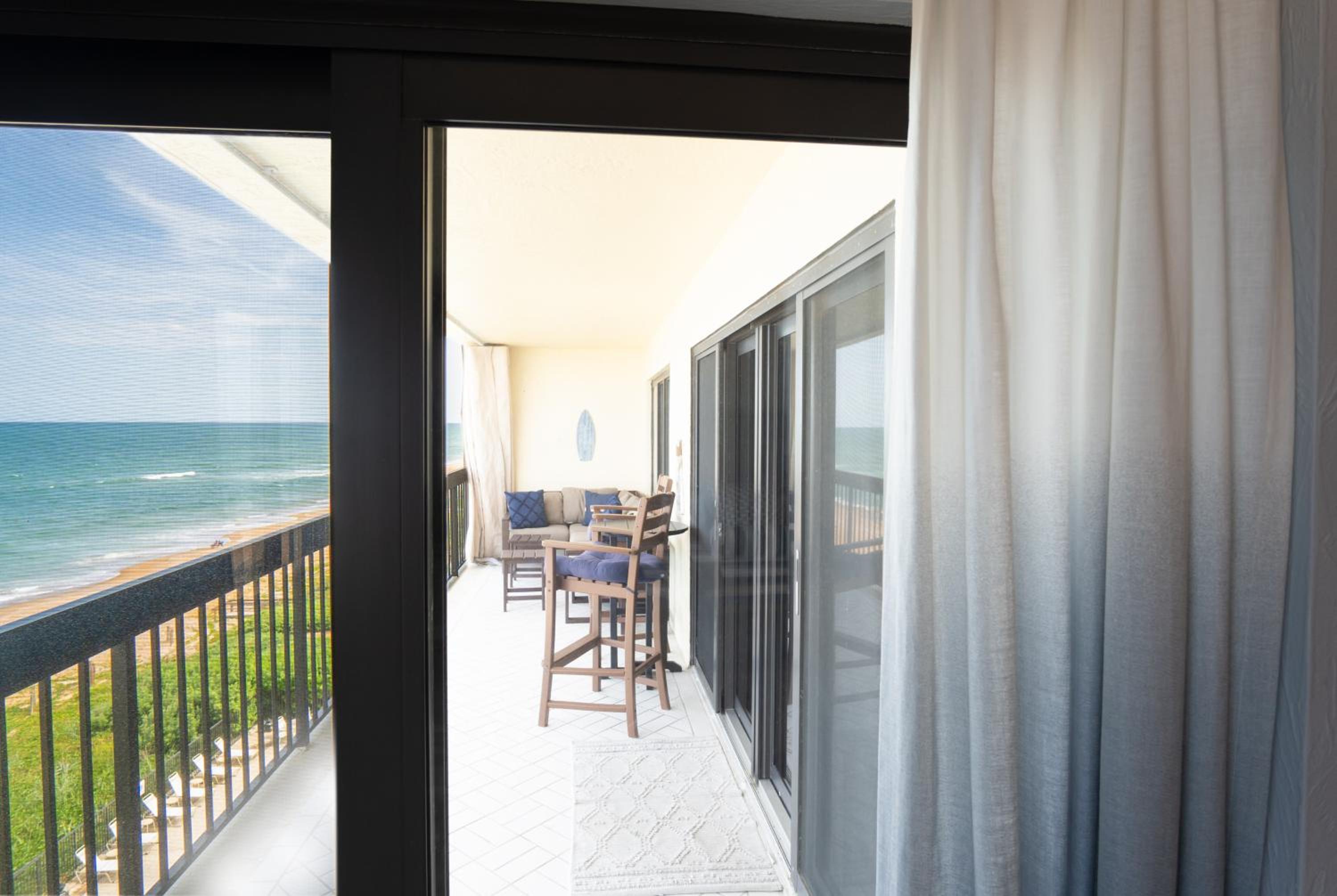 Luxury, Direct Oceanfront Unit and Balcony, Northeast Corner, Heated Pool, Garage Parking