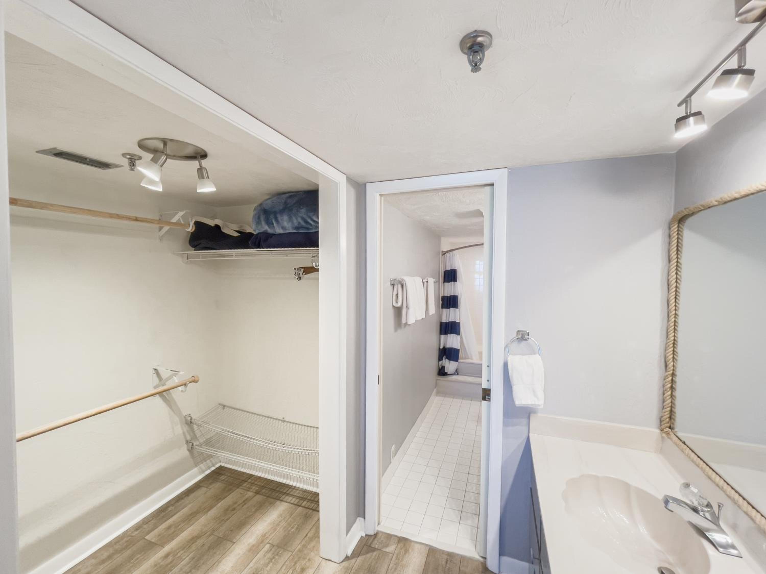 Luxury, Direct Oceanfront Unit and Balcony, Northeast Corner, Heated Pool, Garage Parking