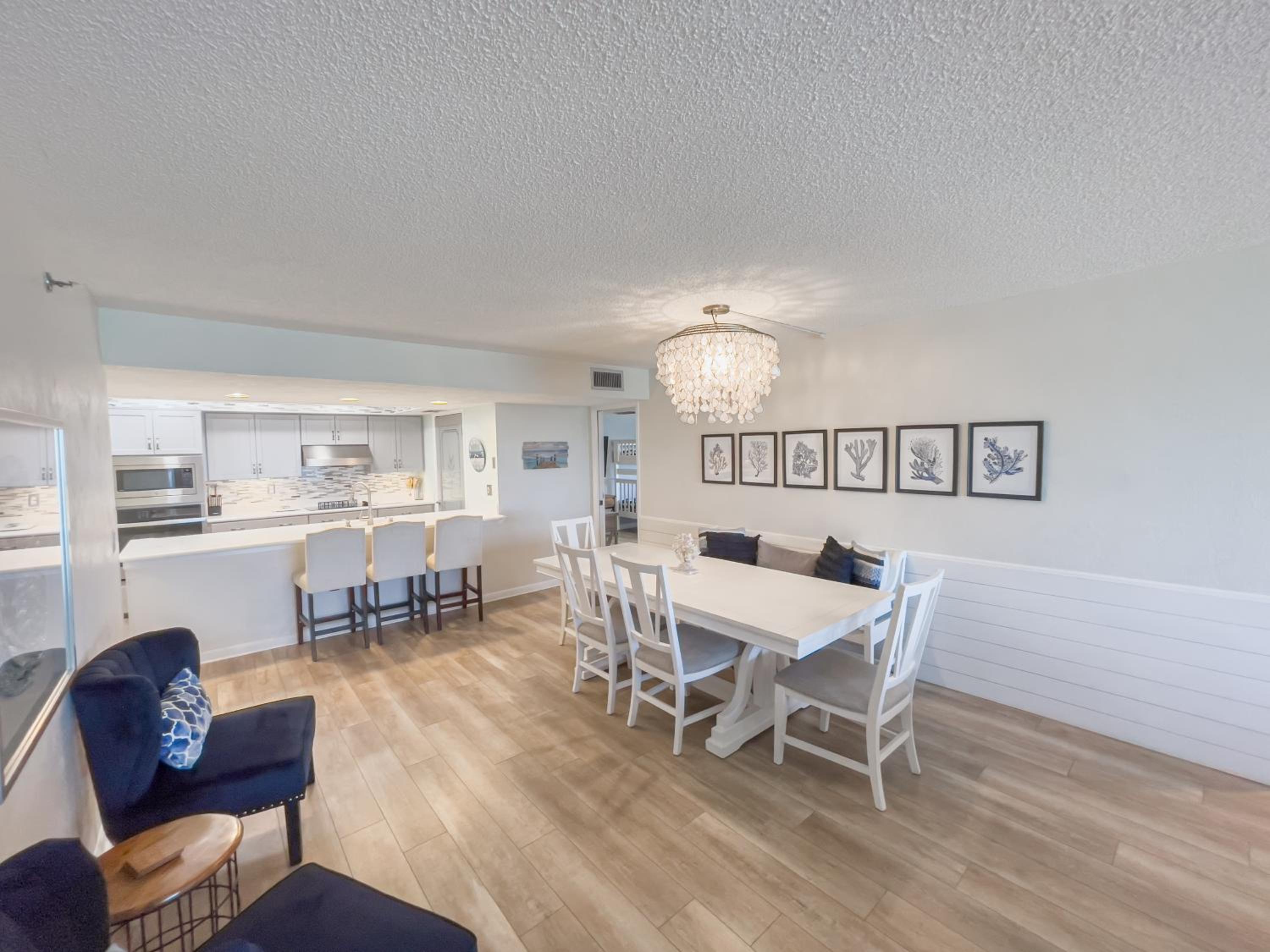 Luxury, Direct Oceanfront Unit and Balcony, Northeast Corner, Heated Pool, Garage Parking