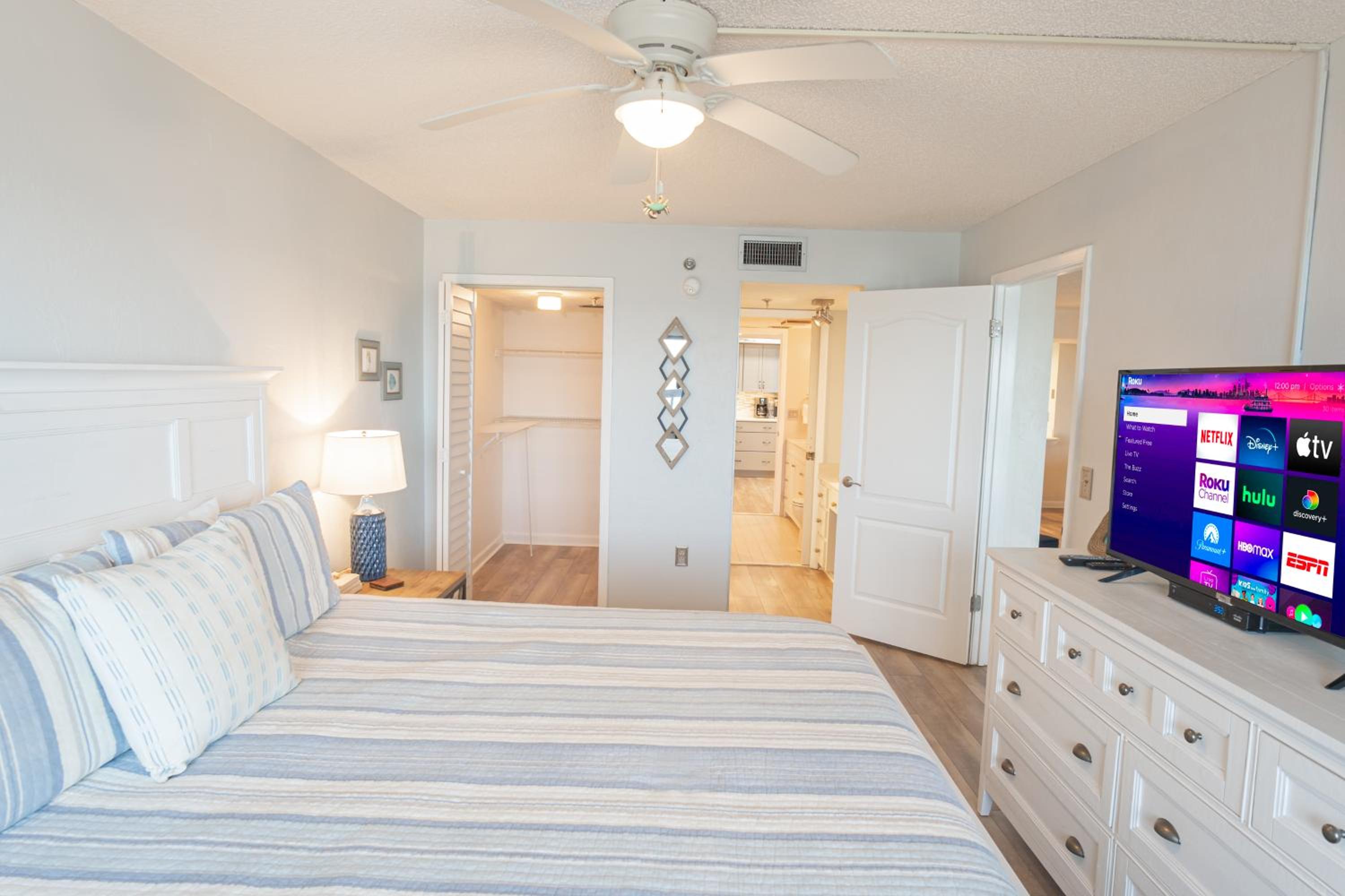 Luxury, Direct Oceanfront Unit and Balcony, Northeast Corner, Heated Pool, Garage Parking
