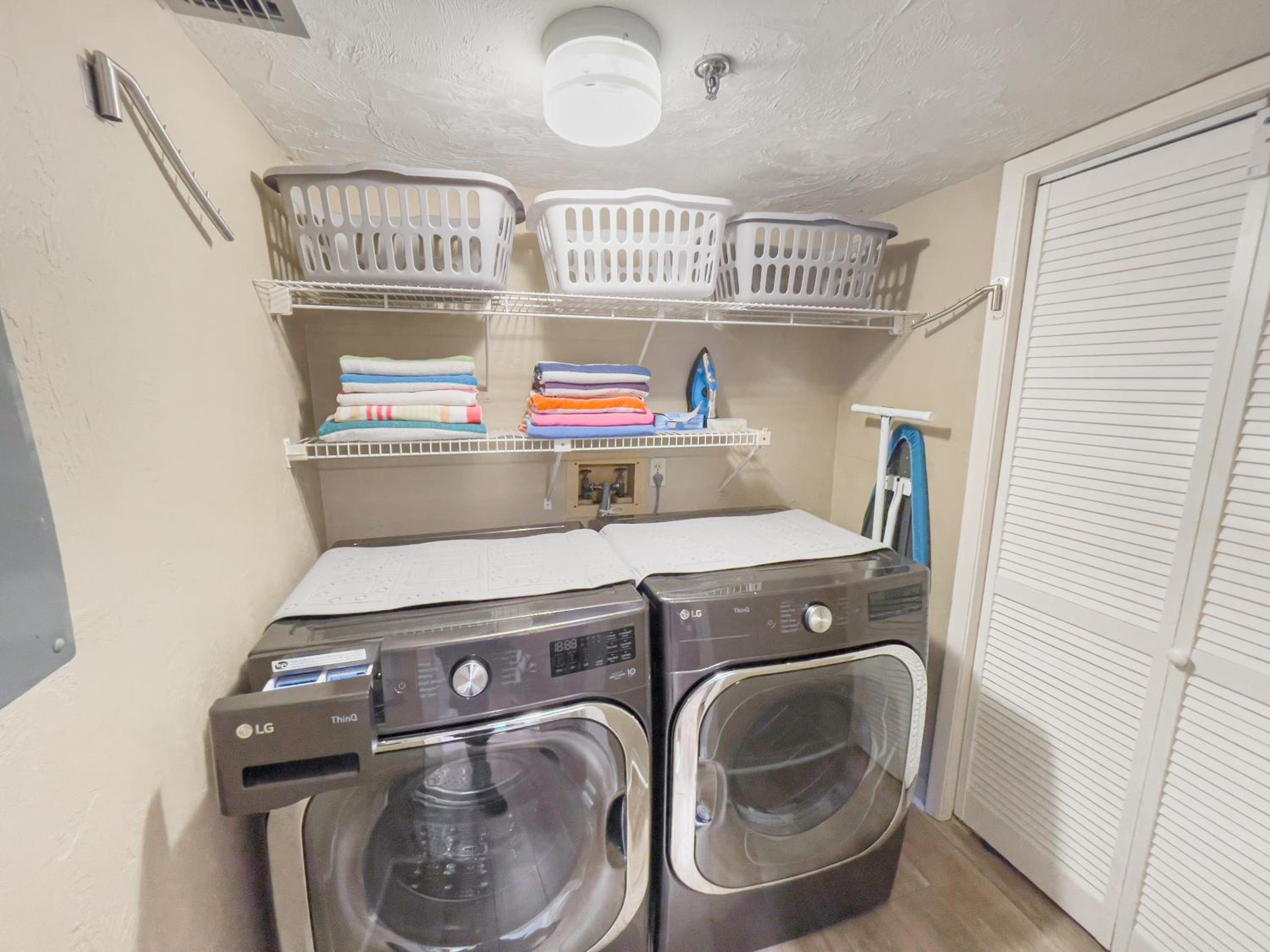 Luxury, Direct Oceanfront Unit and Balcony, Northeast Corner, Heated Pool, Garage Parking