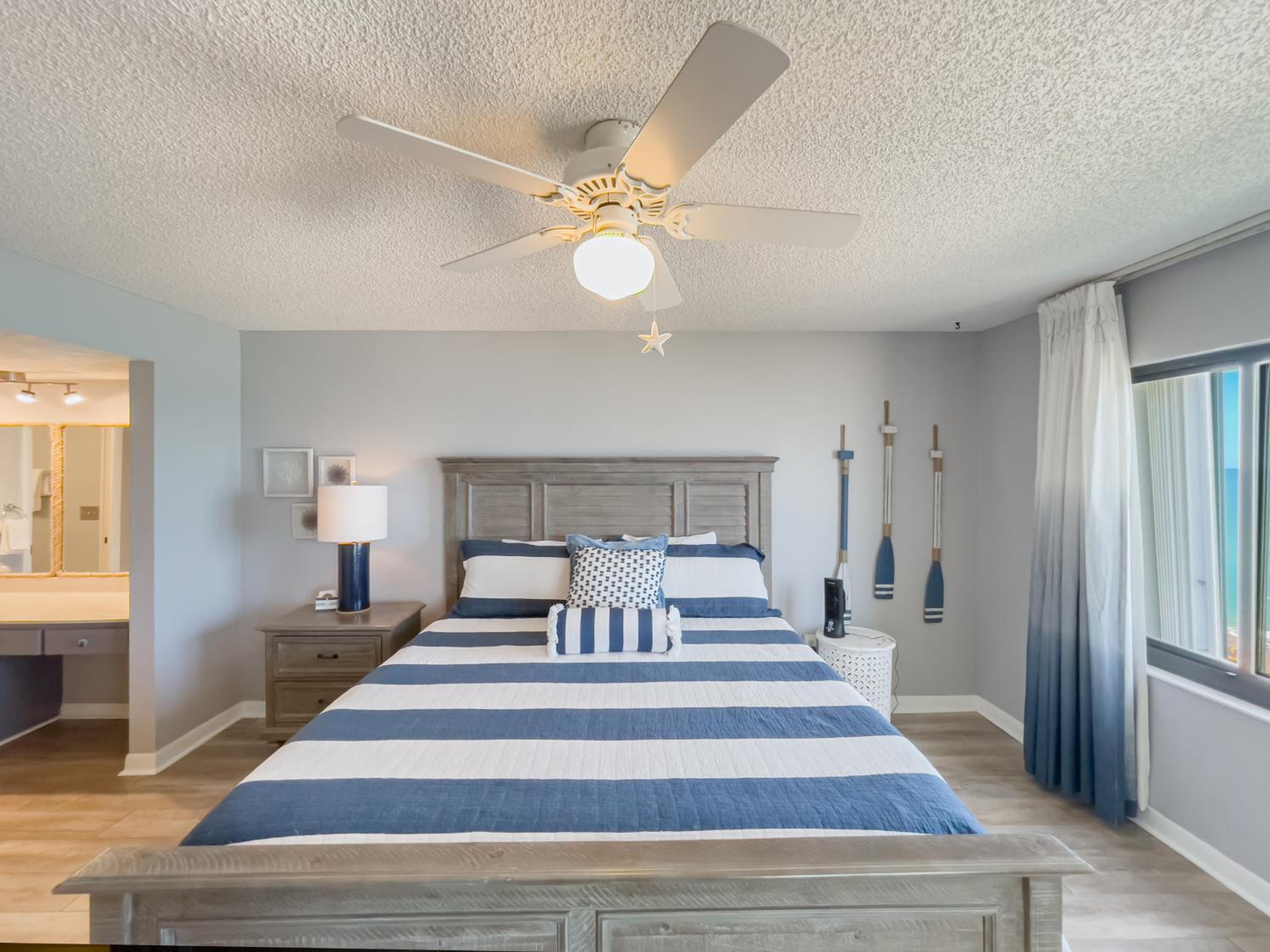 Luxury, Direct Oceanfront Unit and Balcony, Northeast Corner, Heated Pool, Garage Parking