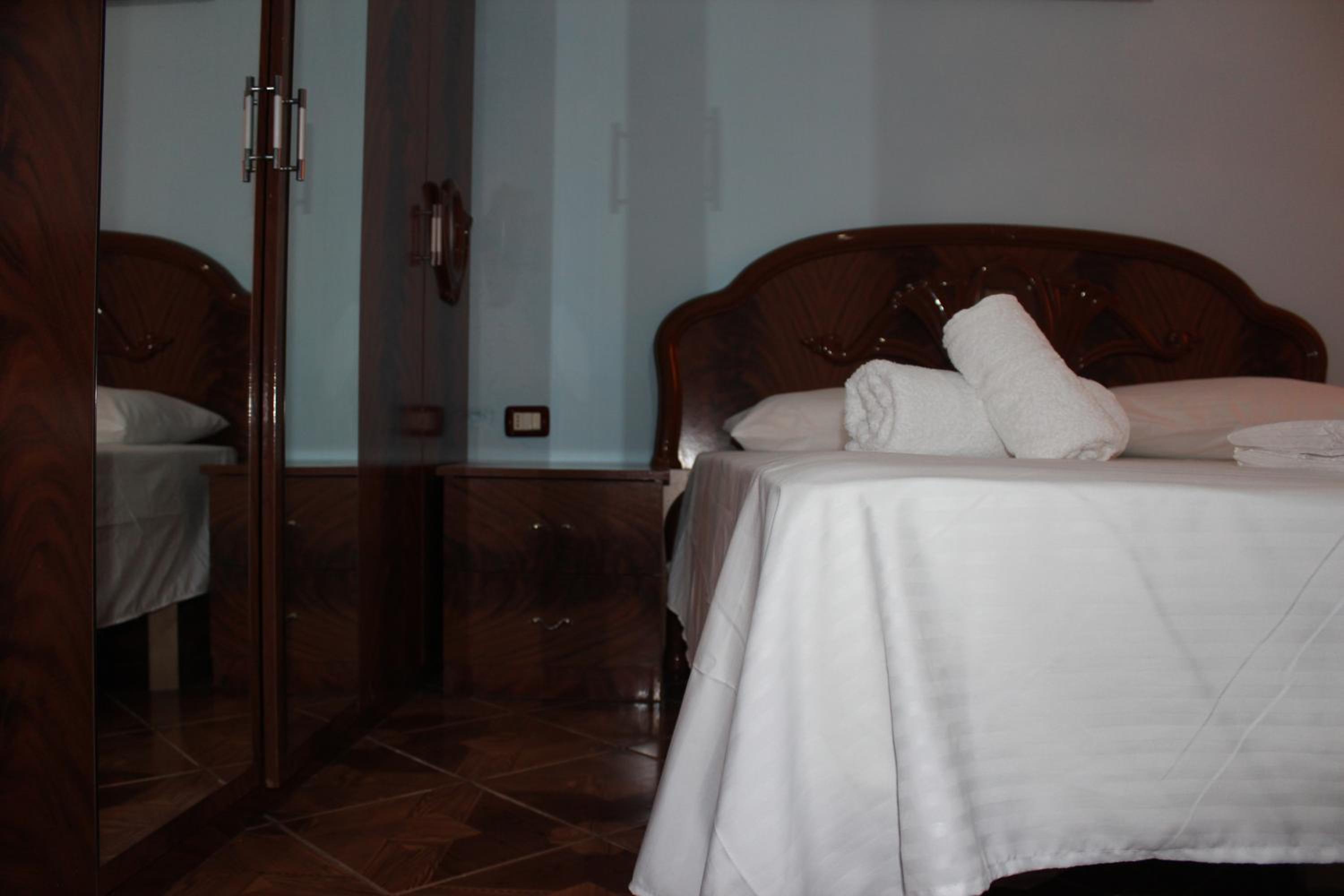 Xhejms Apartaments