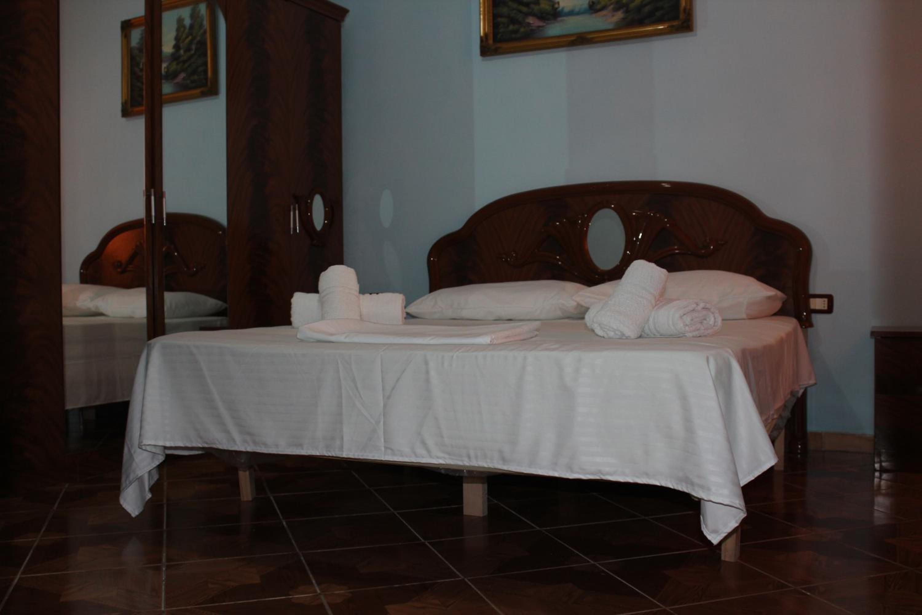 Xhejms Apartaments