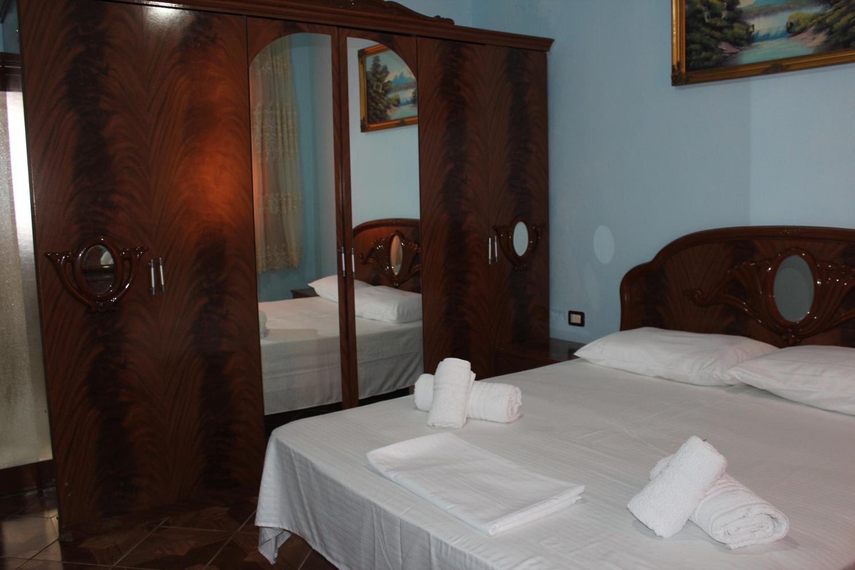 Xhejms Apartaments