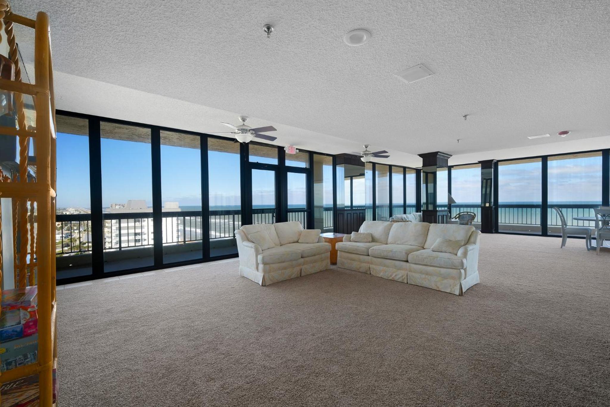 Luxury, Direct Oceanfront Unit and Balcony, Northeast Corner, Heated Pool, Garage Parking