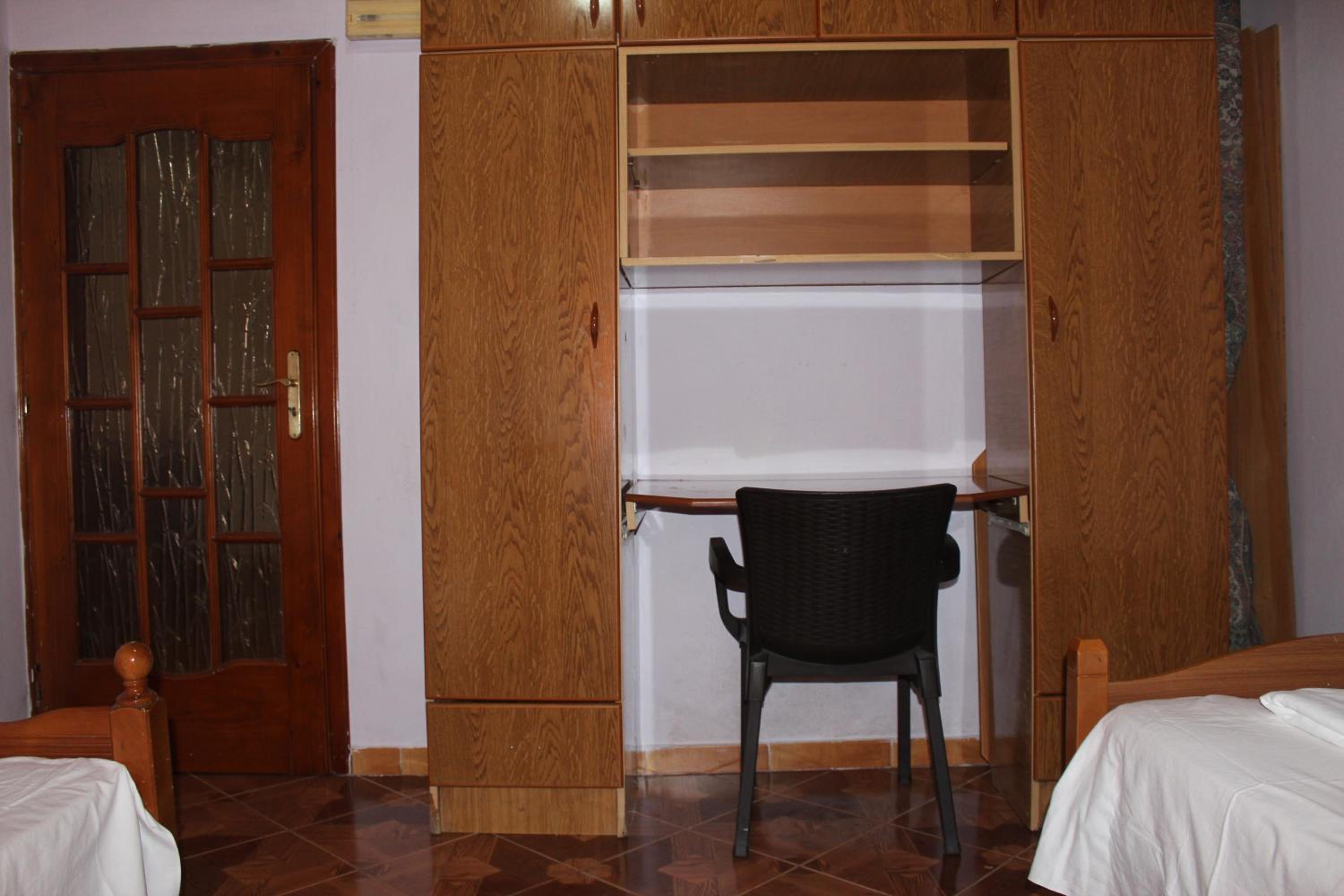Xhejms Apartaments
