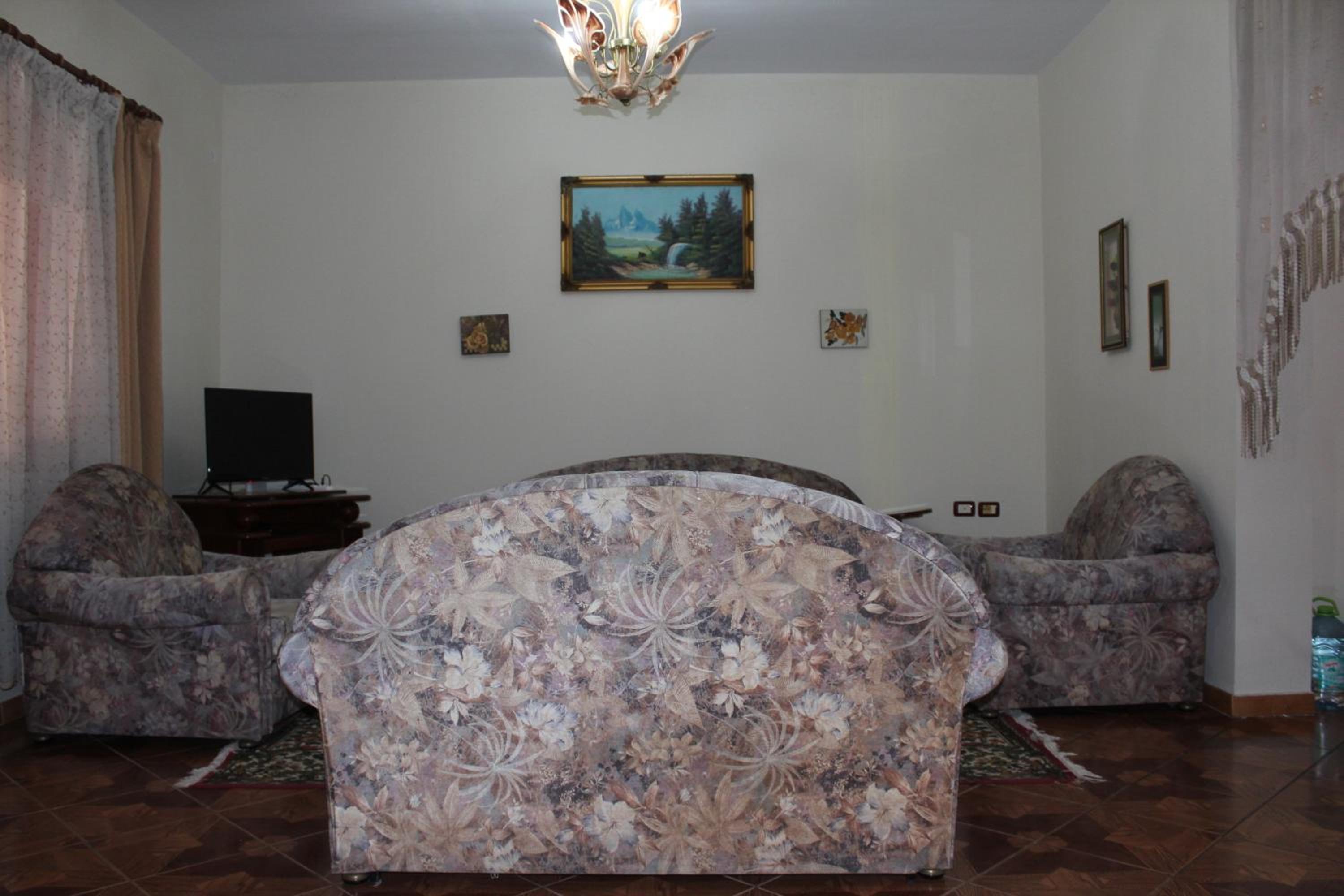 Xhejms Apartaments