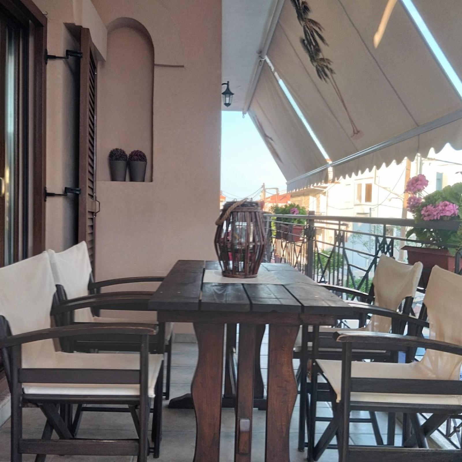 Sunrise Suite Olympiada - Luxury Beachfront Escape