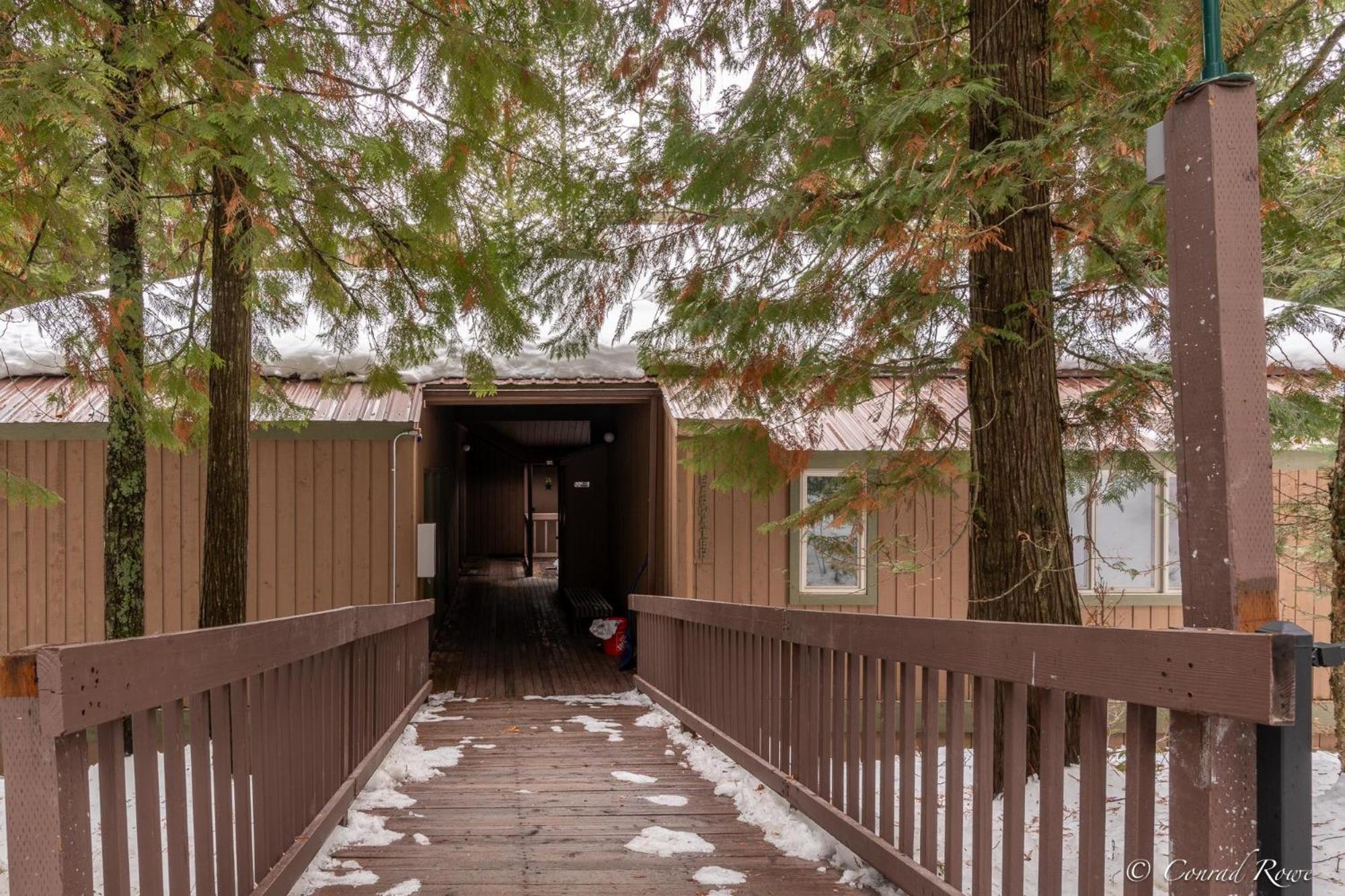 Ptarmigan Hilltop Hideaway view 3