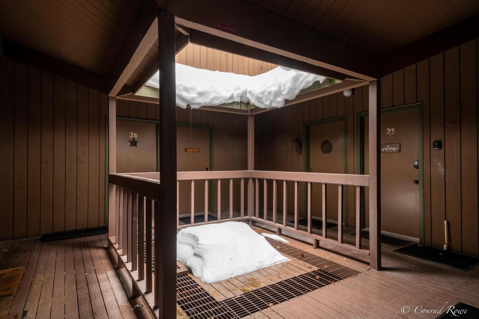 Ptarmigan Hilltop Hideaway view 4
