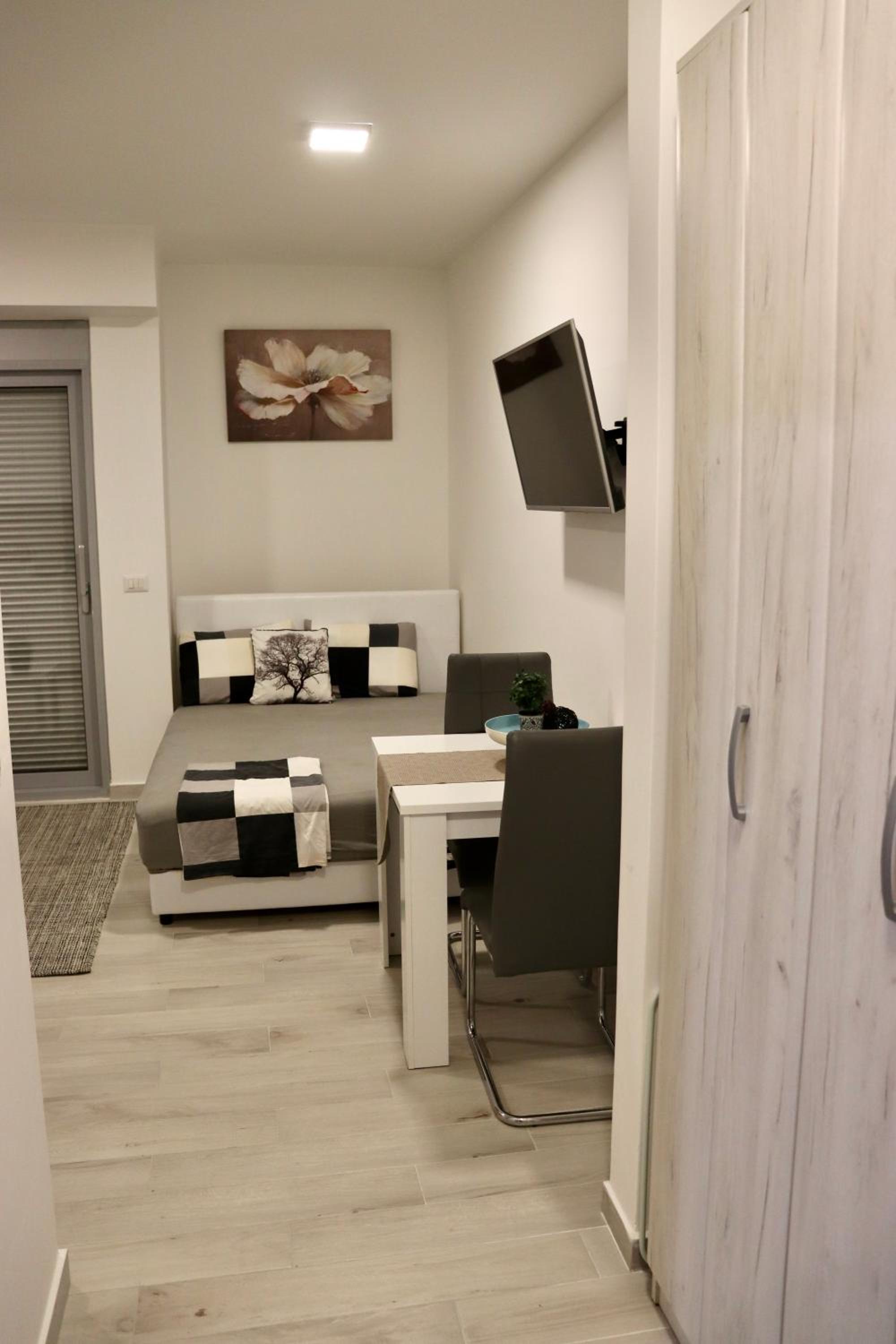 Jugo Apartment