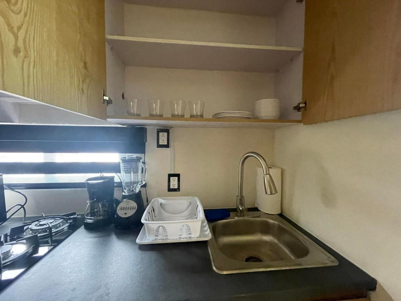 La Casa de las flores AIRBNB - Property Image 1