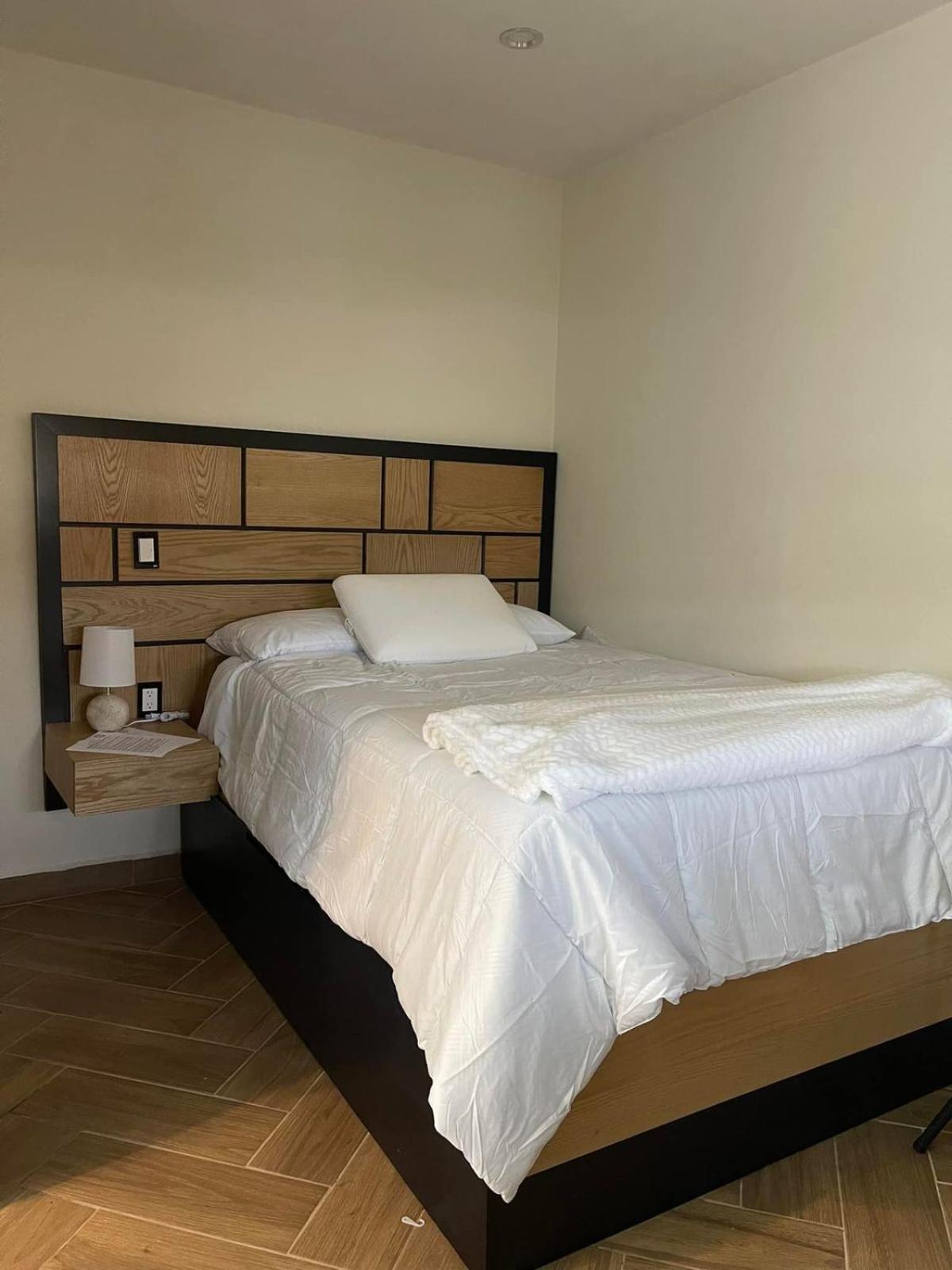 La Casa de las flores AIRBNB - Property Image 3