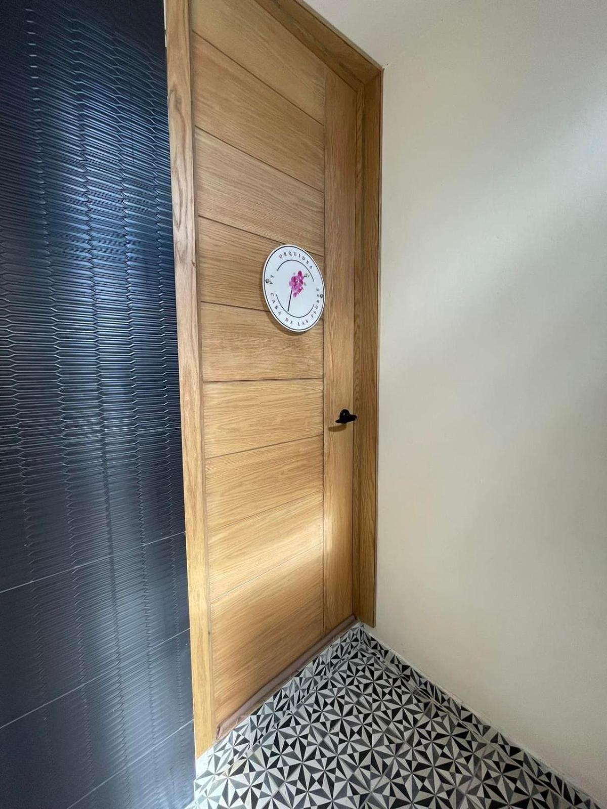 La Casa de las flores AIRBNB - Property Image 6