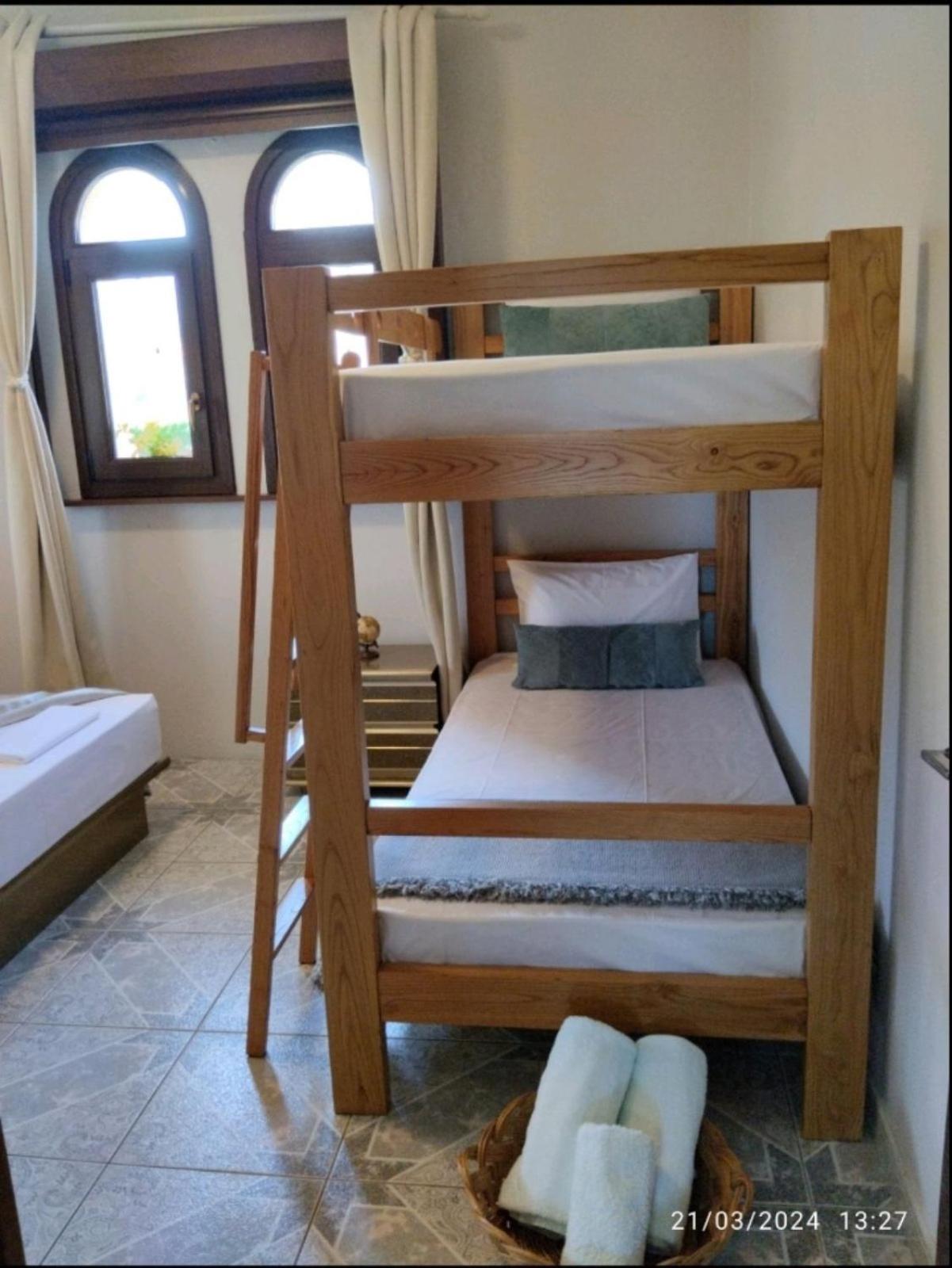 Sunrise Suite Olympiada - Luxury Beachfront Escape