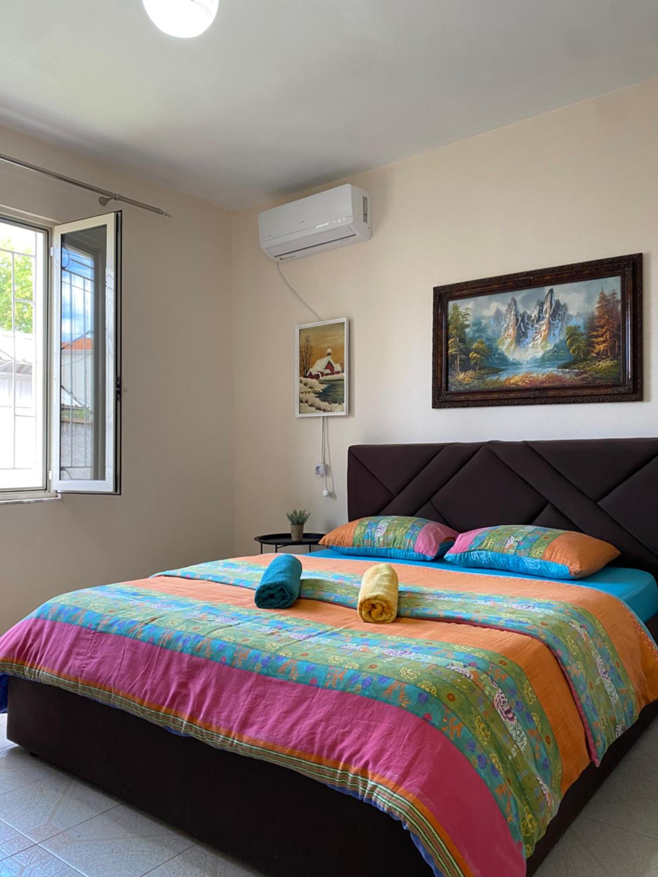 The Hood Hostel & Day Tours