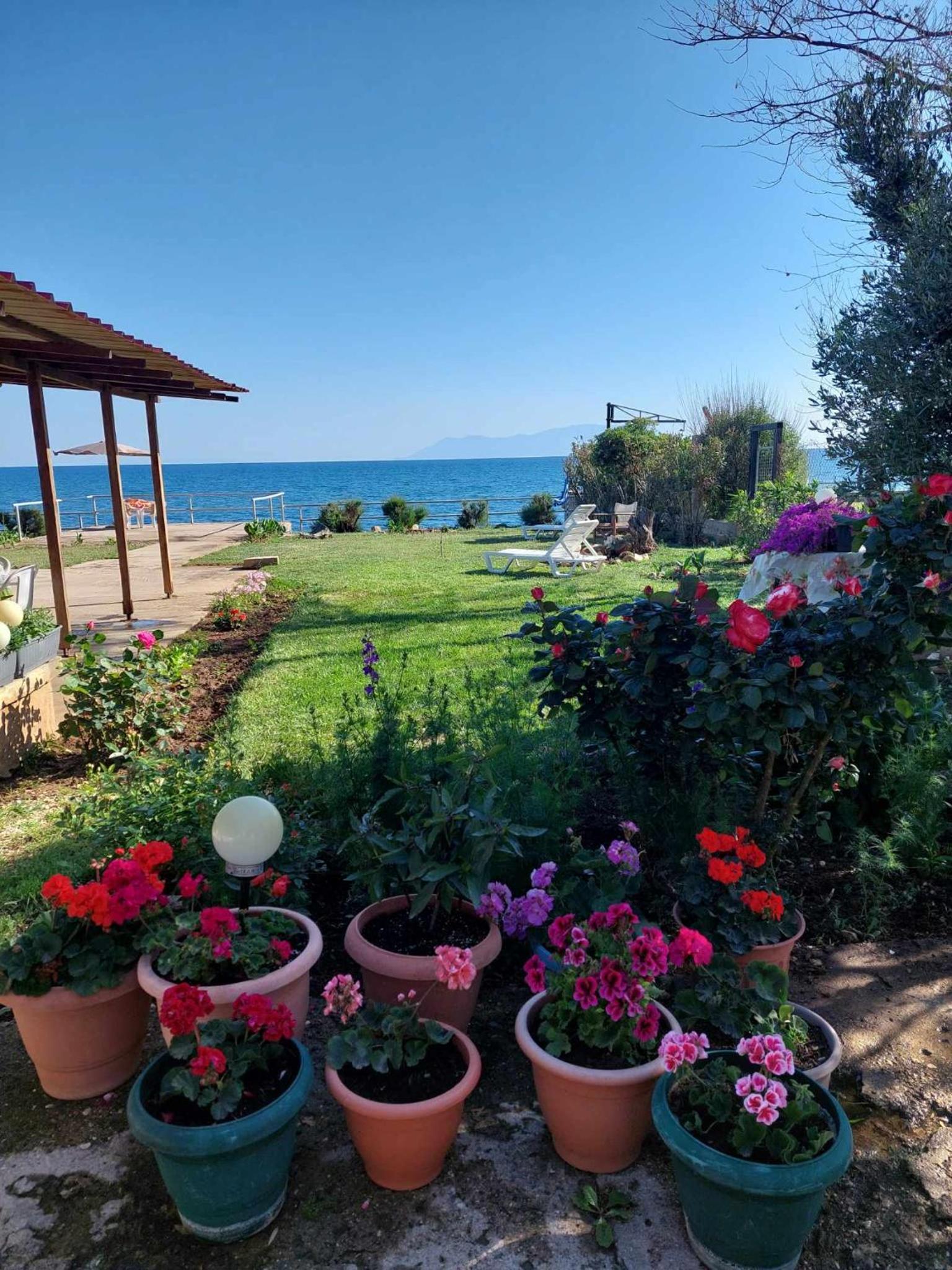 Villa Apostolos