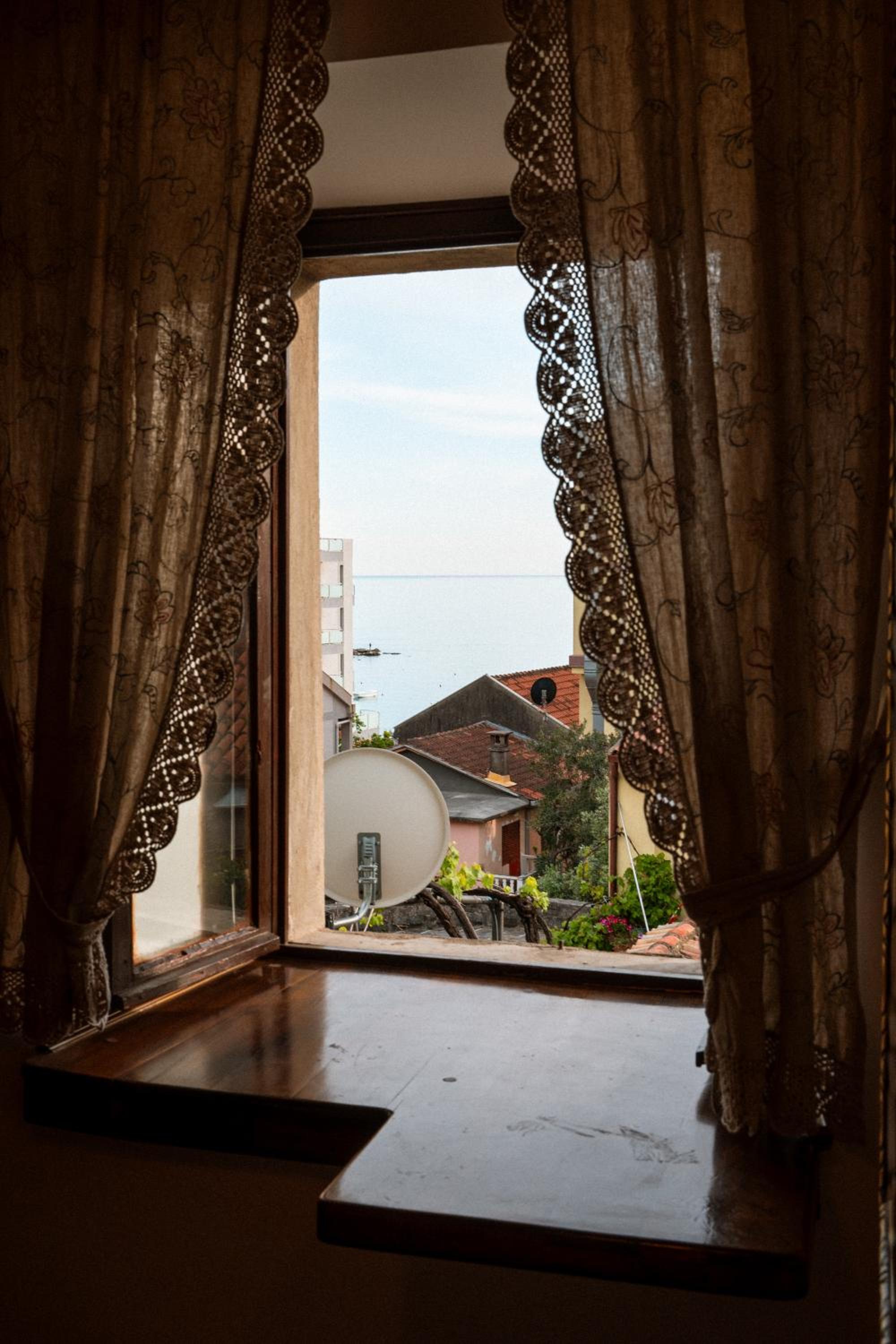 Historic Seafront Family Villa