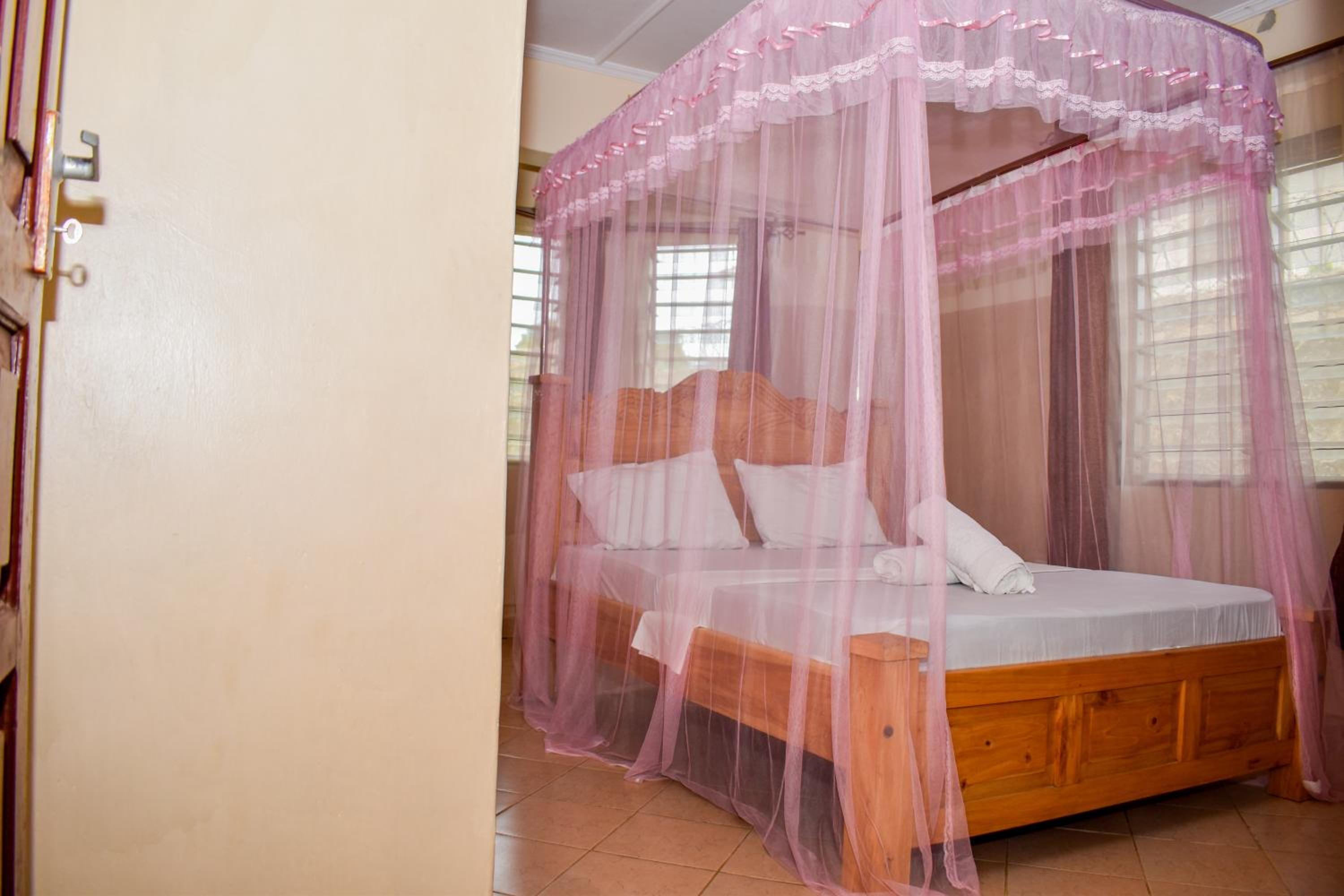 Karura and friends airbnb (affordable)