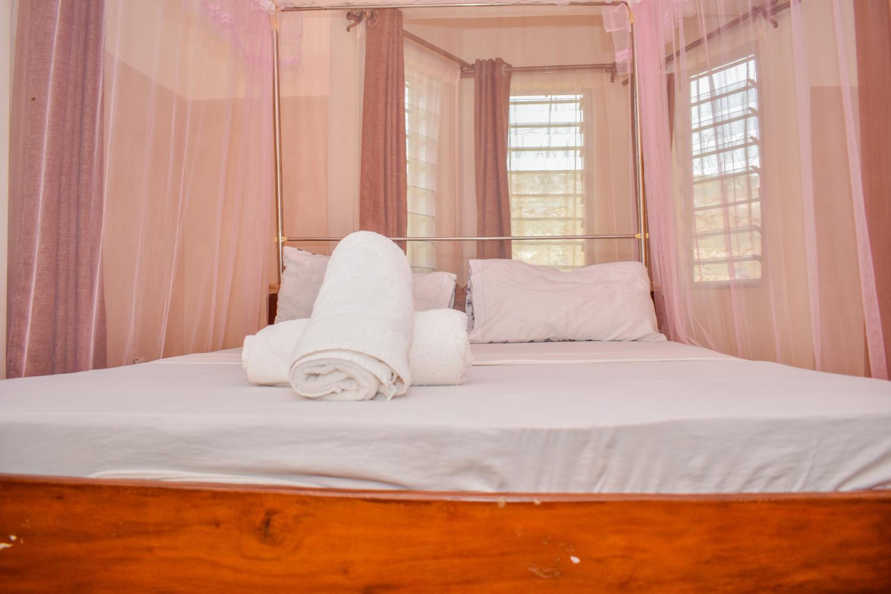 Karura and friends airbnb (affordable)