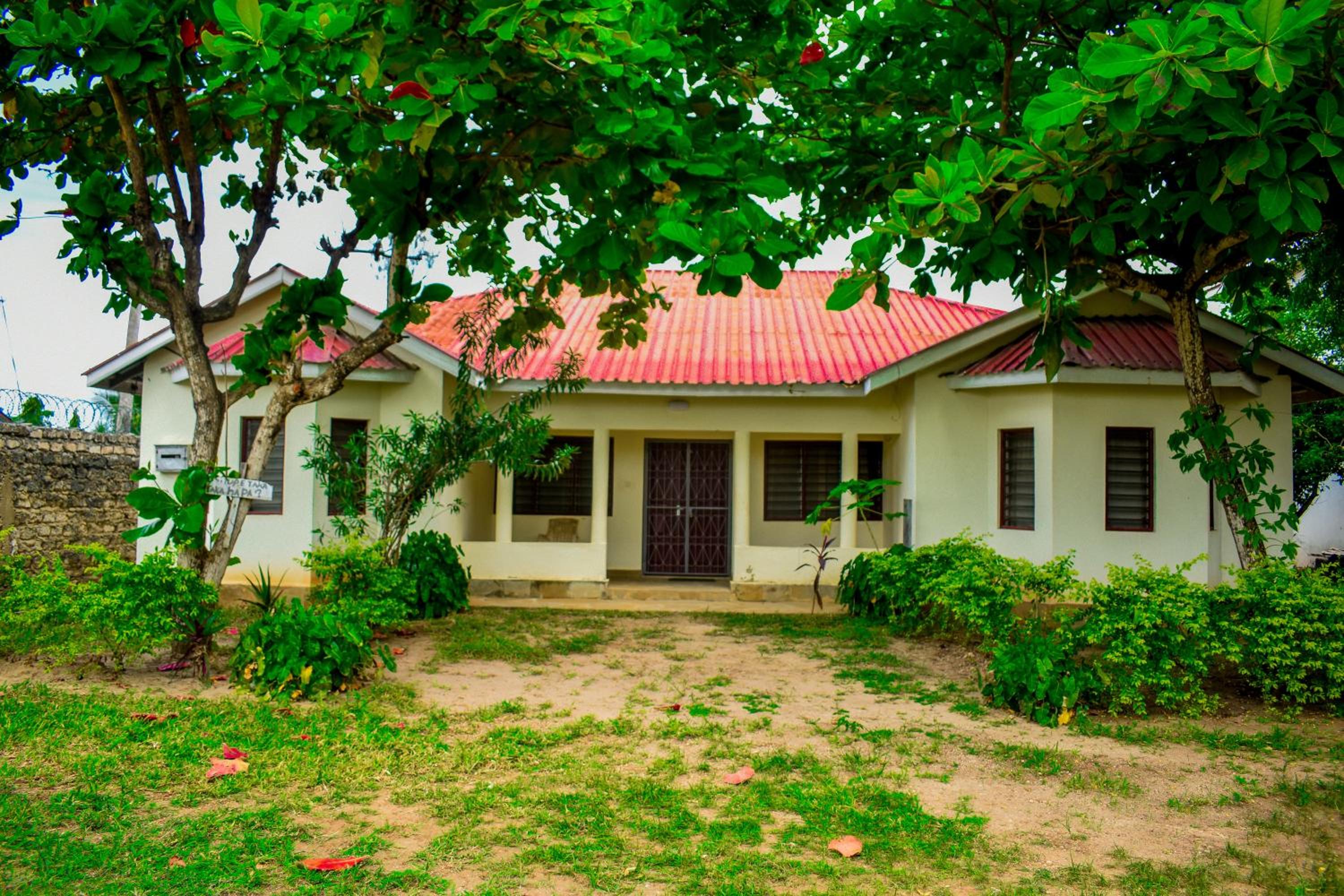Karura and friends airbnb (affordable)