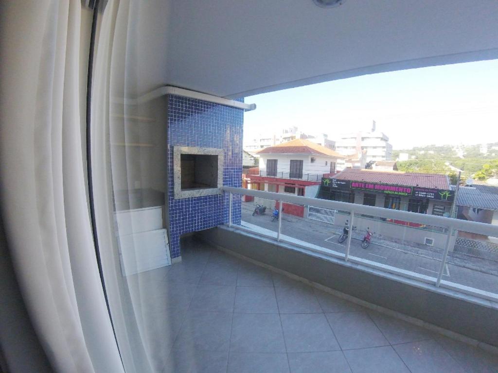 Ed Mônaco, 150 metros da praia de Bombas