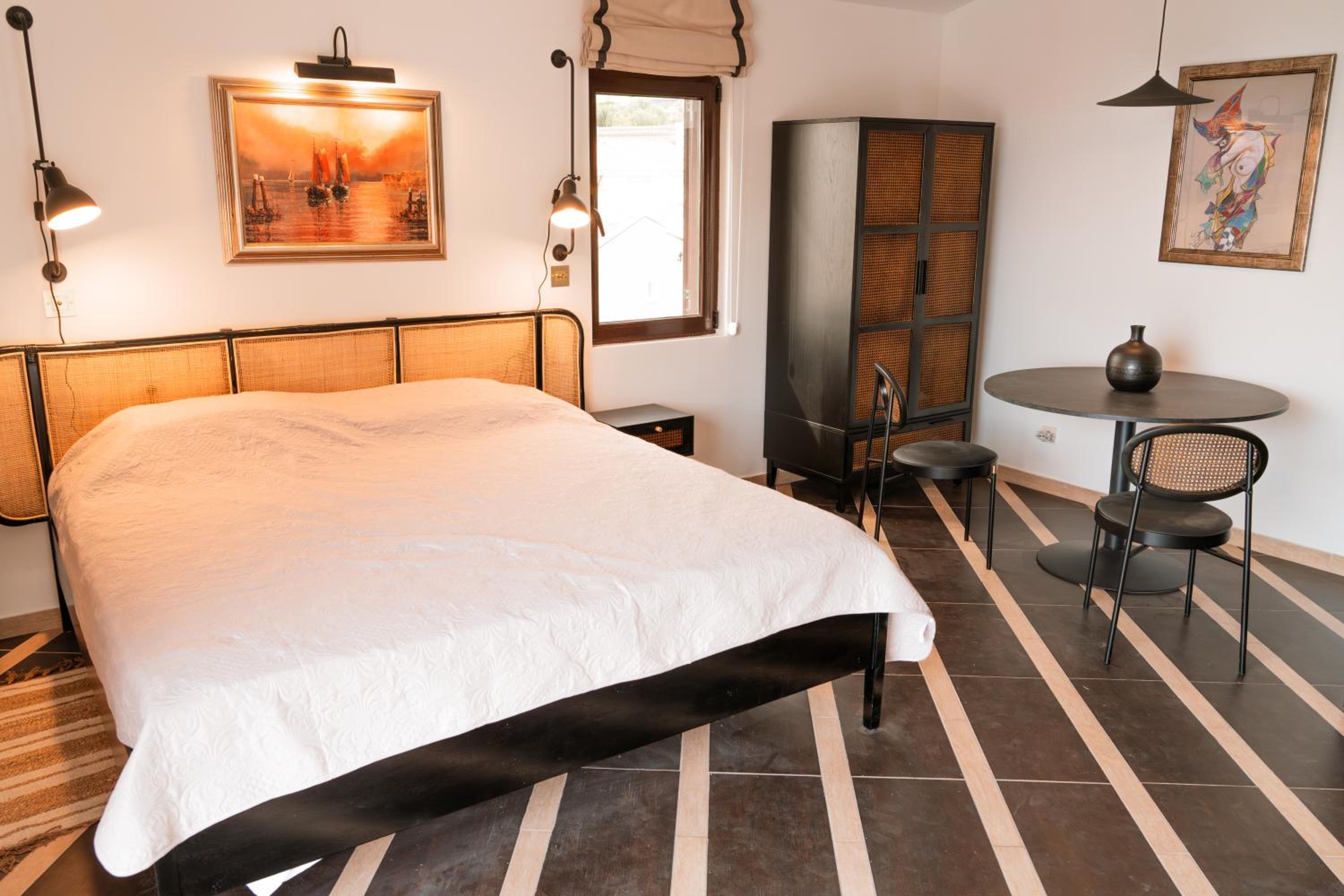 Historic Seafront Family Villa