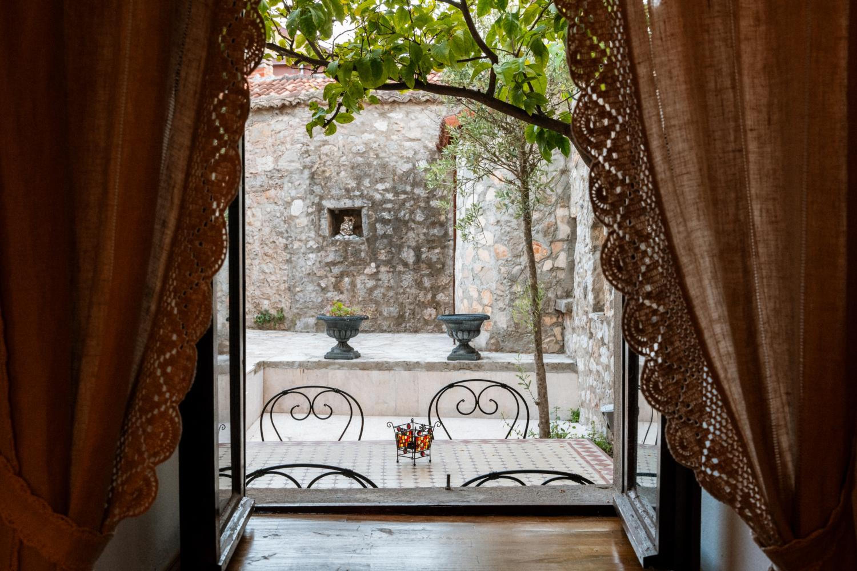 Historic Seafront Family Villa