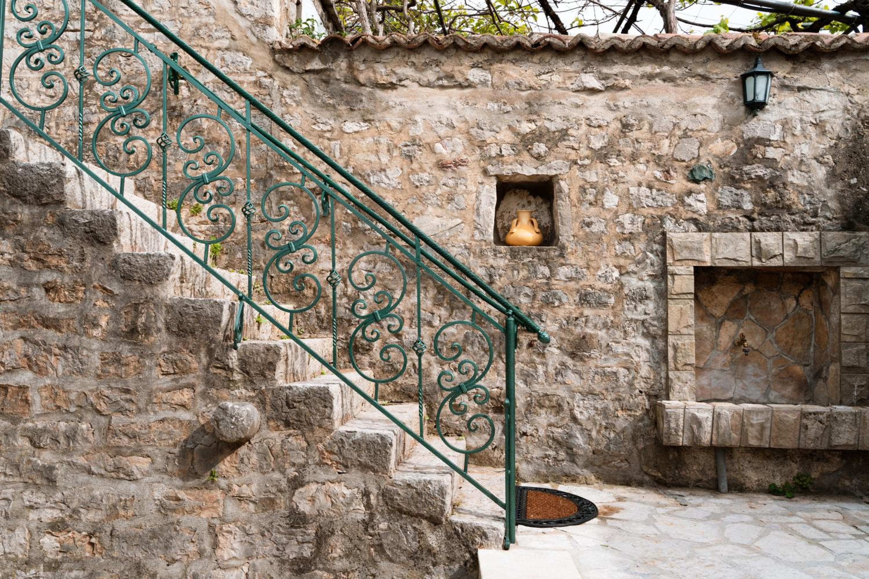 Historic Seafront Family Villa