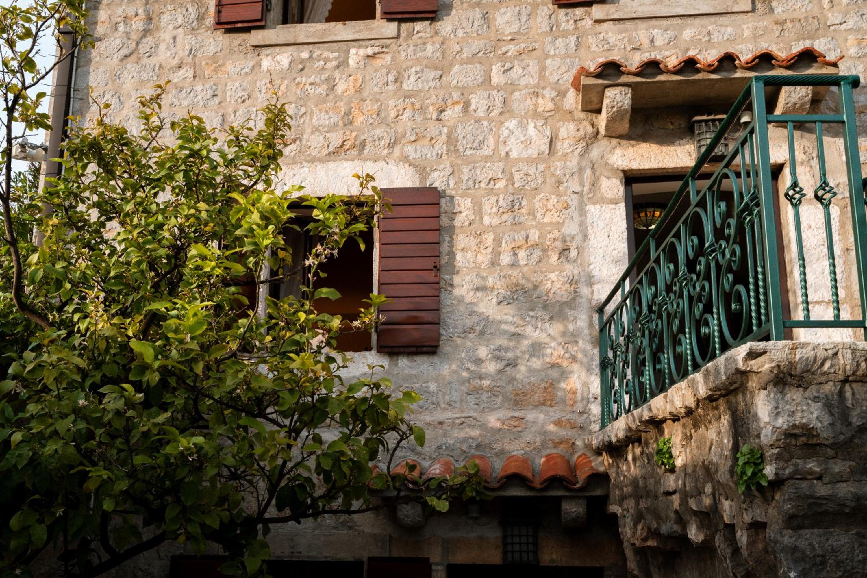 Historic Seafront Family Villa