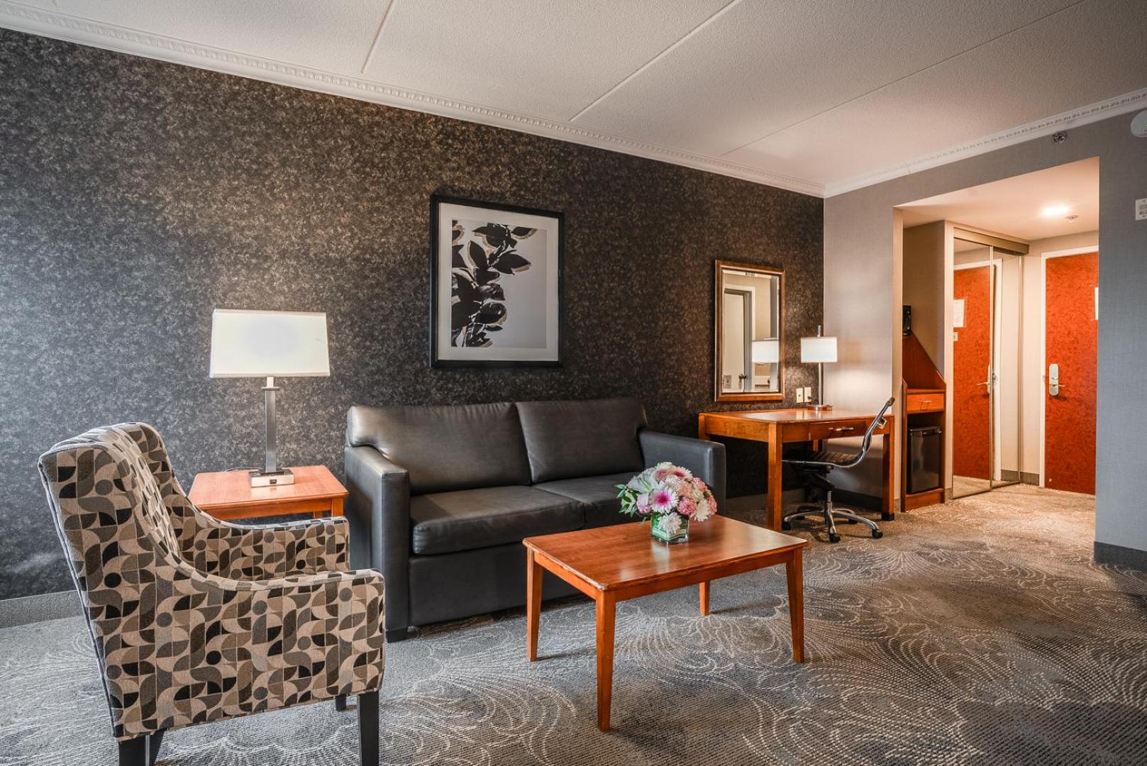 Barrie Vacations - Monte Carlo Inn Barrie - Newly Renovated - Property Image 19