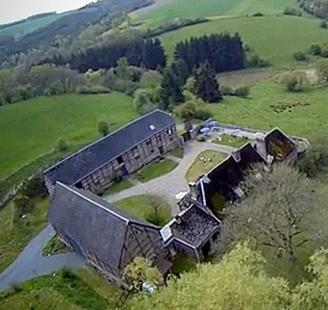 B&B Ferme de Leuze Rustieke Gîtes nabij Durbuy, eigen laadpalen