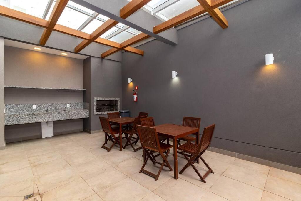 Loft novinho, Ar condicionado, há 200m do metrô Brás