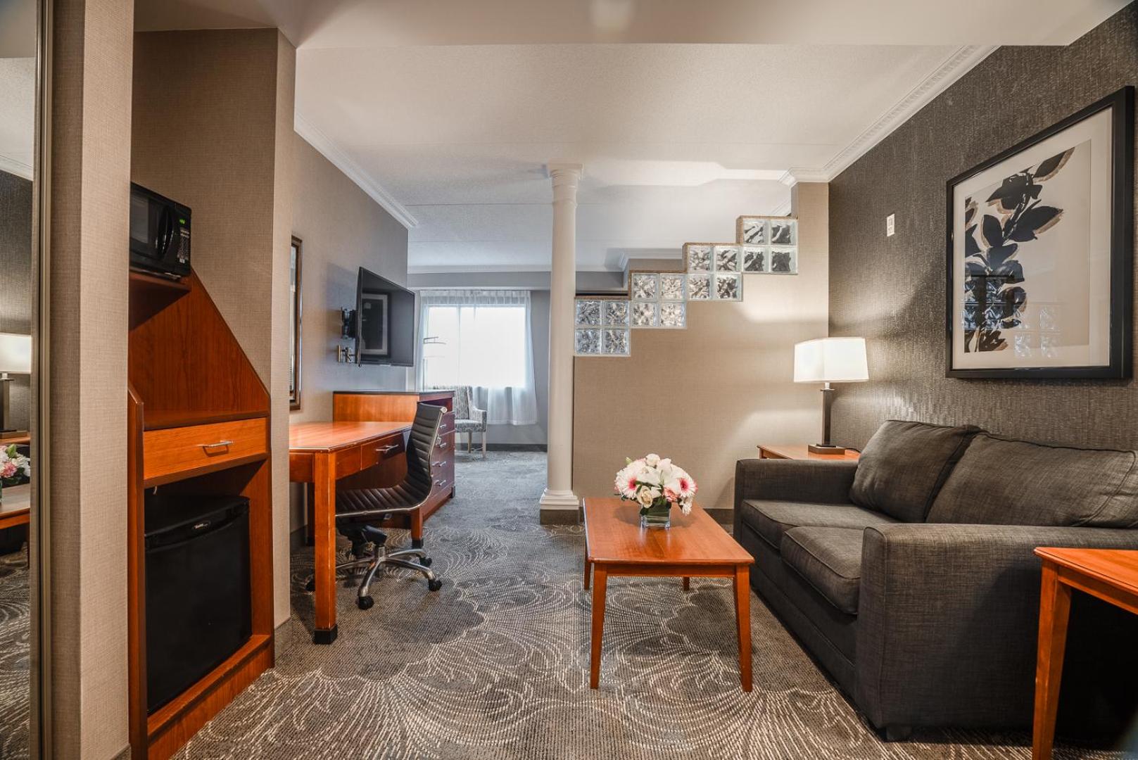 Barrie Vacations - Monte Carlo Inn Barrie - Newly Renovated - Property Image 21