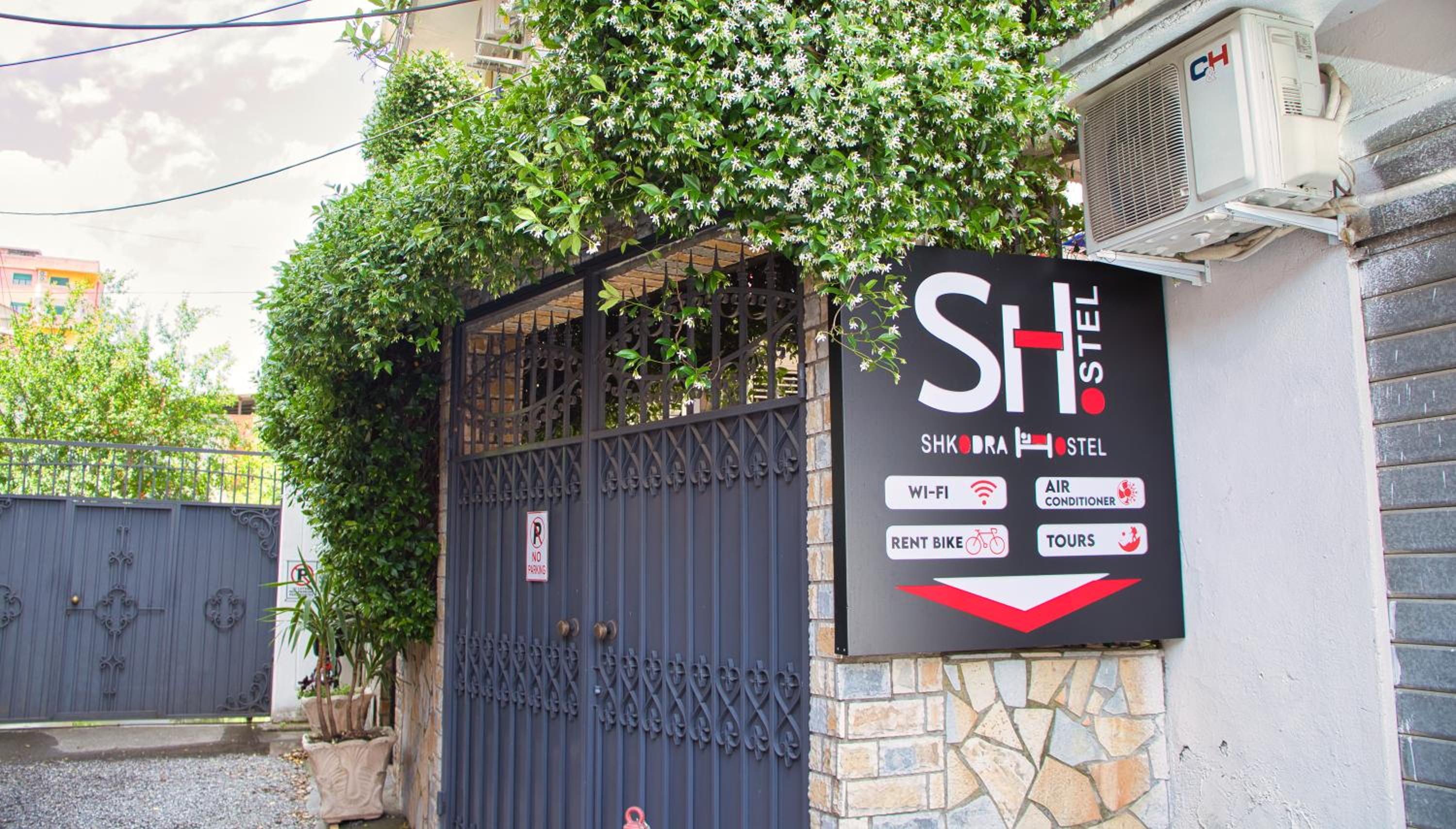 Shkodra Hostel & Day Tours