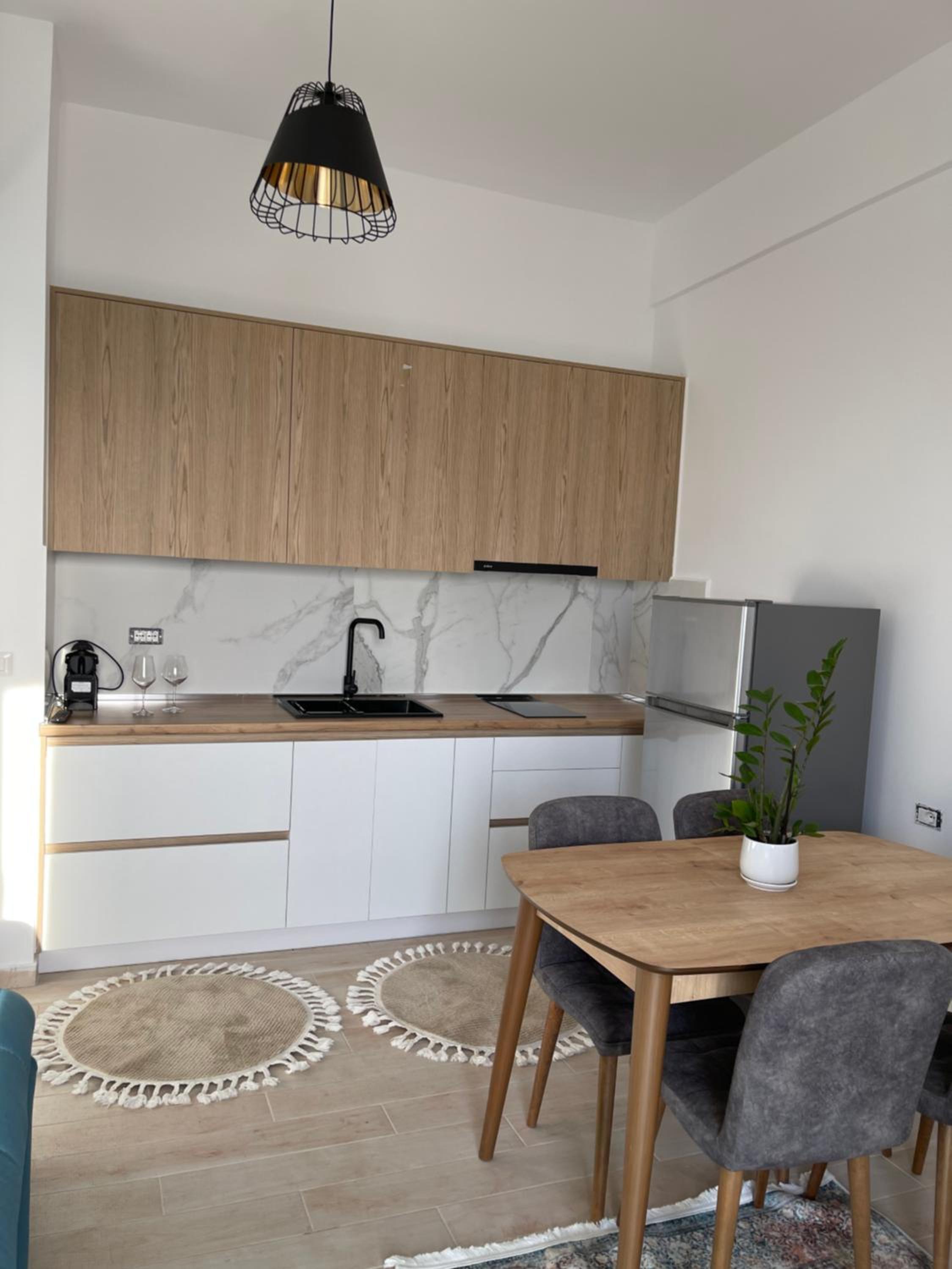 Perla Luxury Apartment - Private Patio & Parking