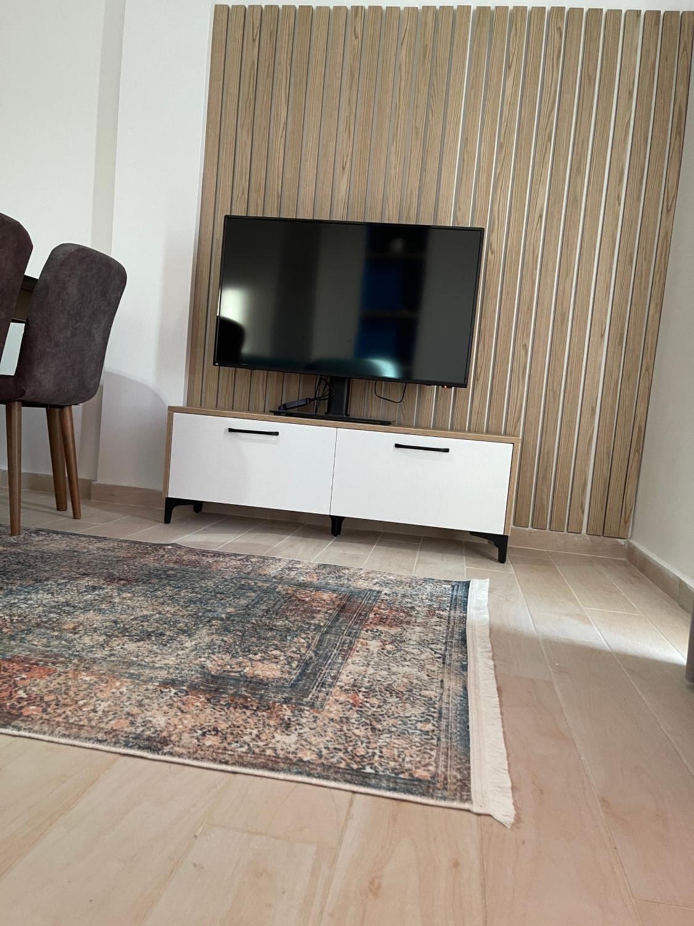 Perla Luxury Apartment - Private Patio & Parking