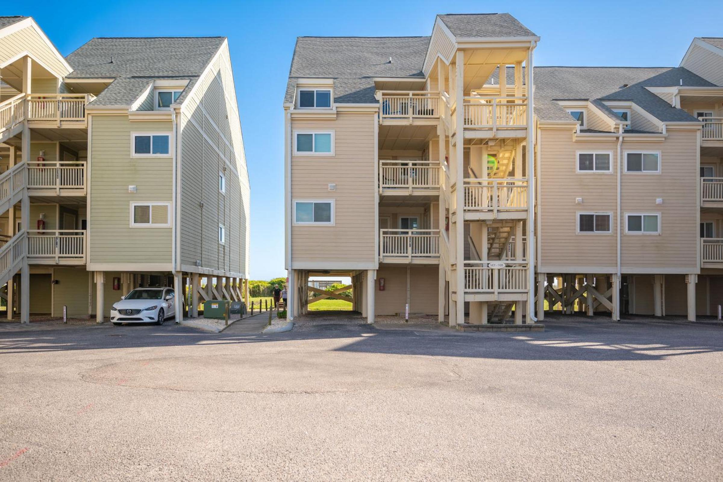Cloud Nine by Oak Island Accommodations