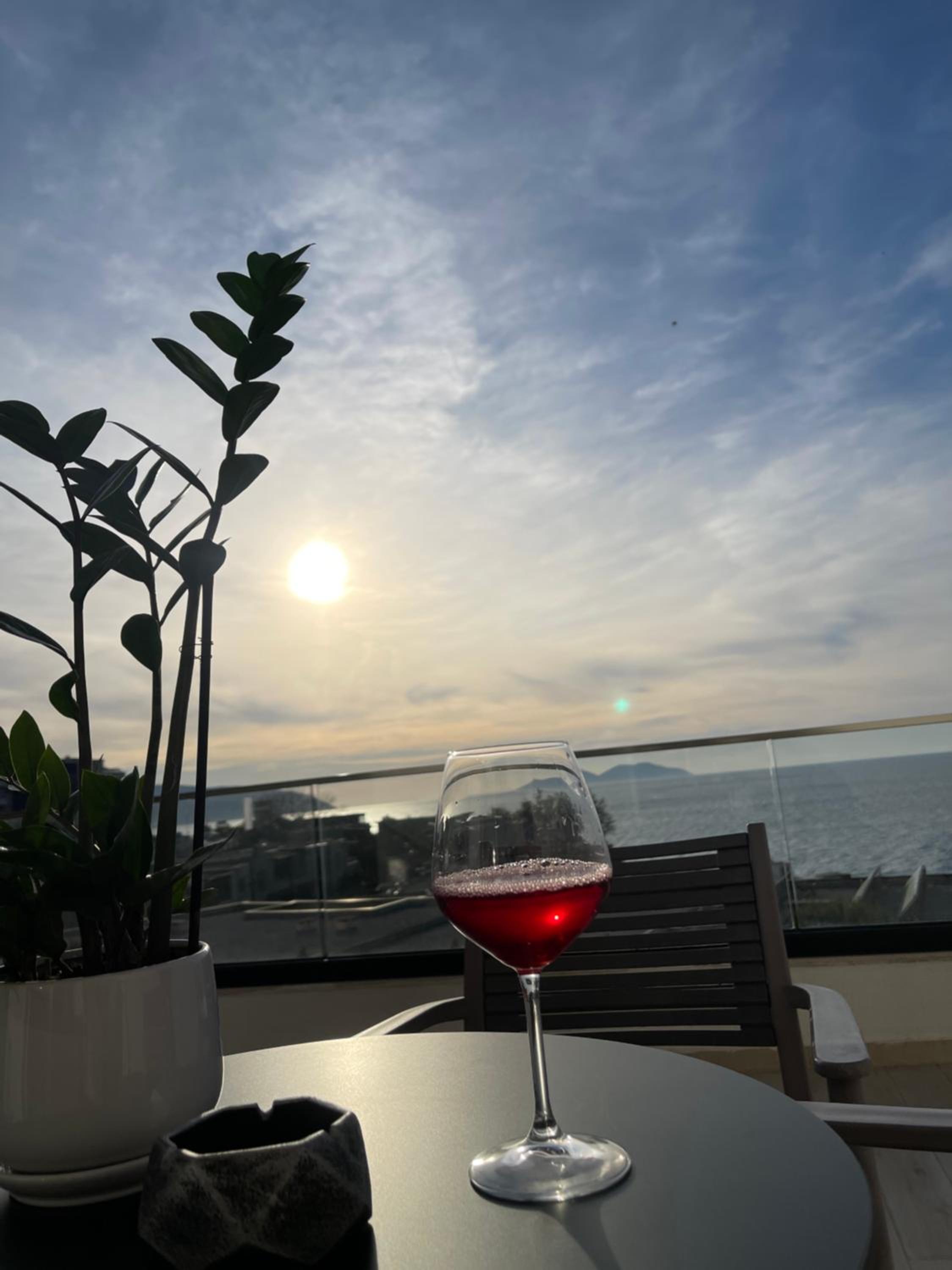 Perla Luxury Apartment - Private Patio & Parking