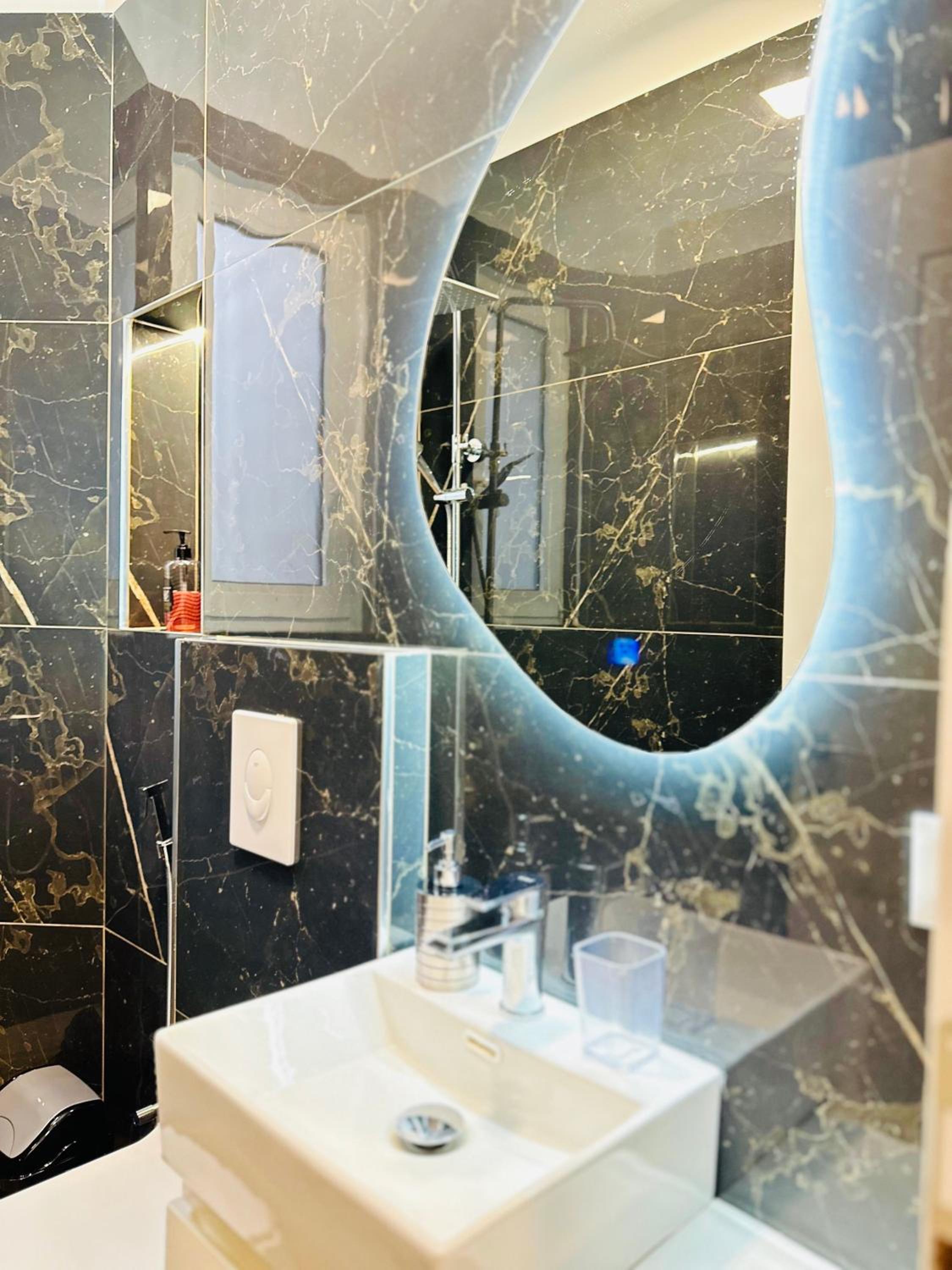 Luxurious Central Stay - Self Check-in