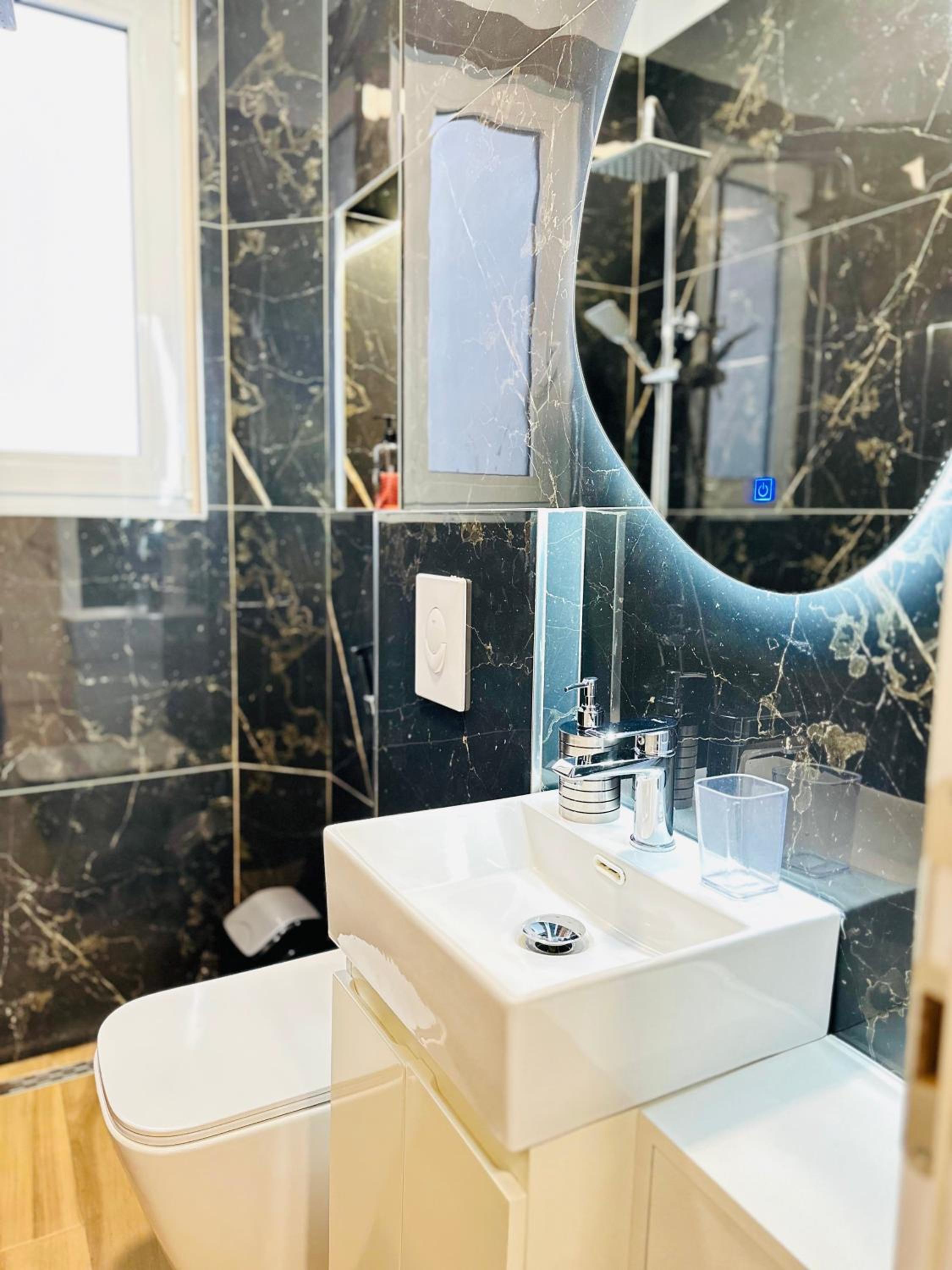 Luxurious Central Stay - Self Check-in