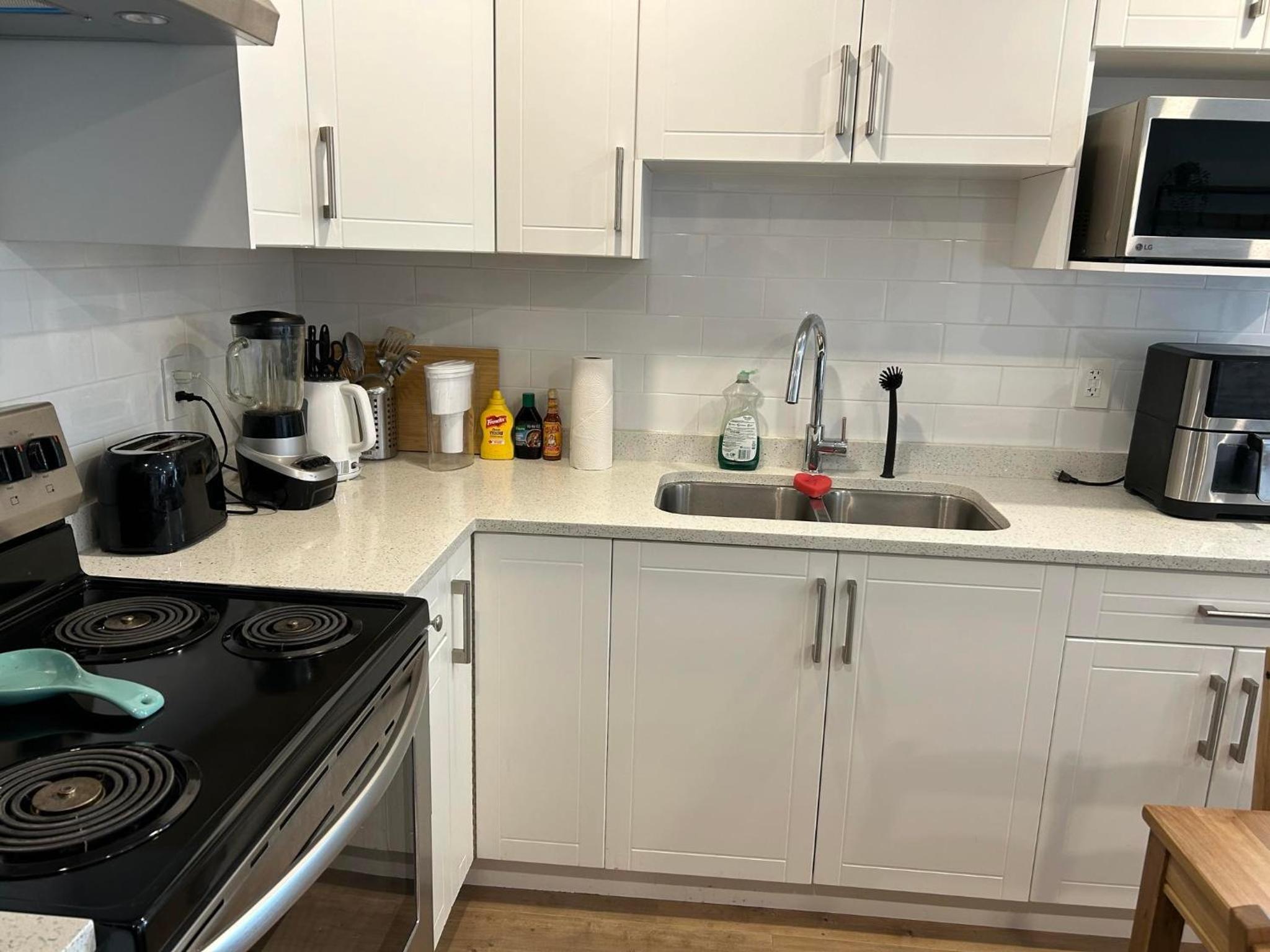 New, Spacious 2 Bedrooms in Downtown With Free Parking!