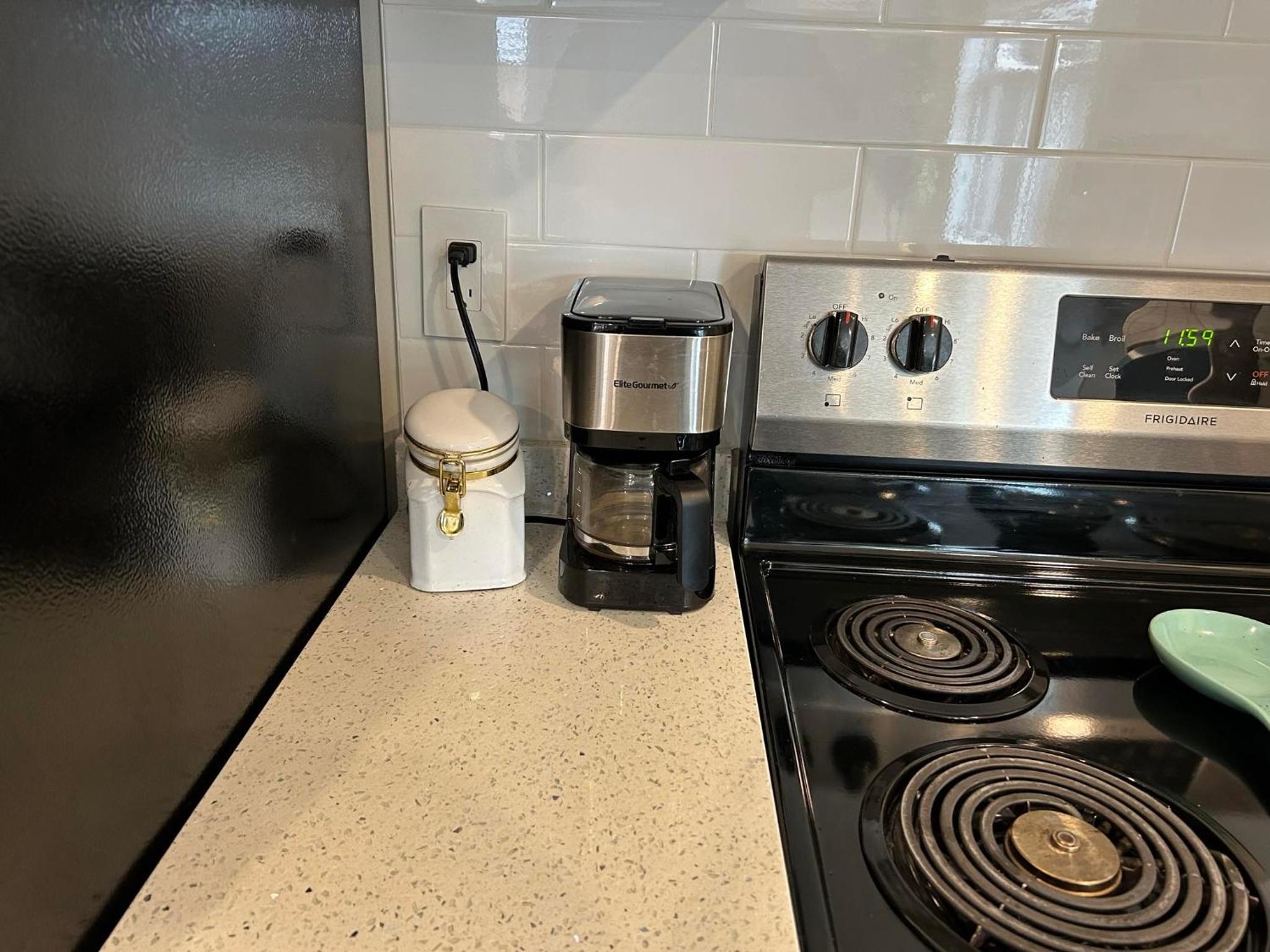 New, Spacious 2 Bedrooms in Downtown With Free Parking!