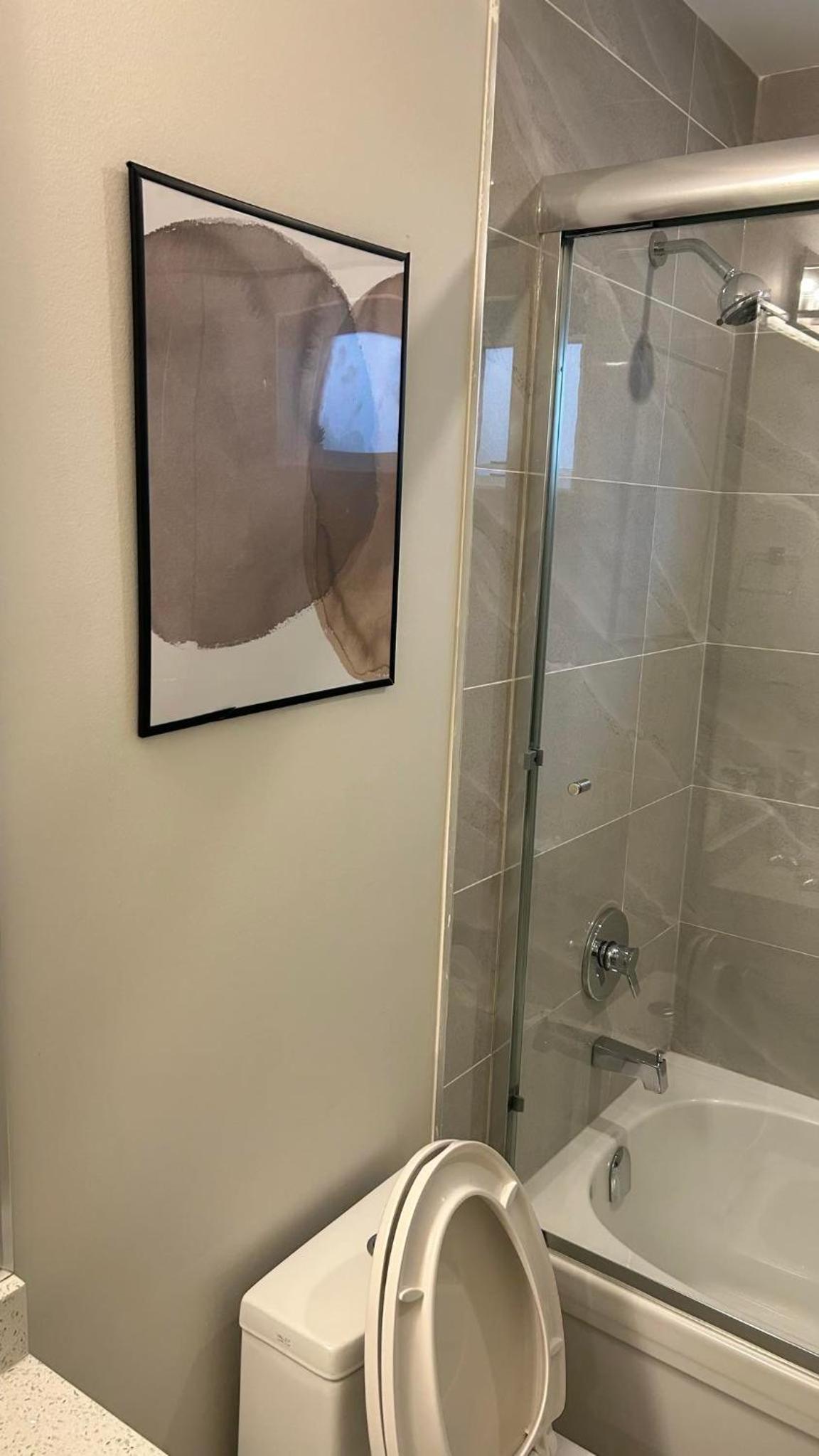 New, Spacious 2 Bedrooms in Downtown With Free Parking!
