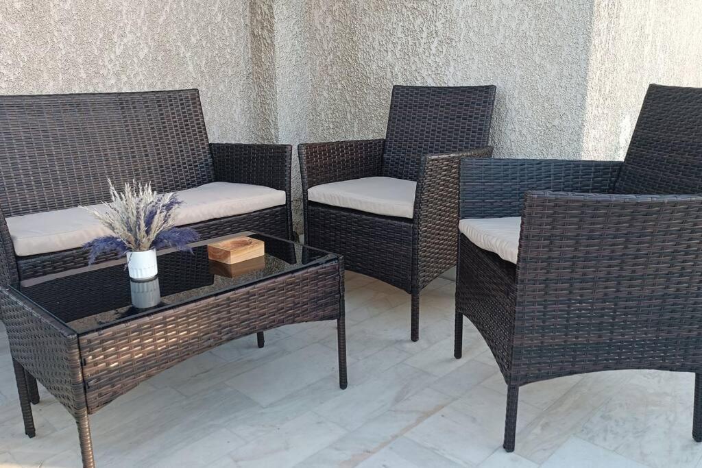 Sunny studio Chalandri - Penthouse with balcony