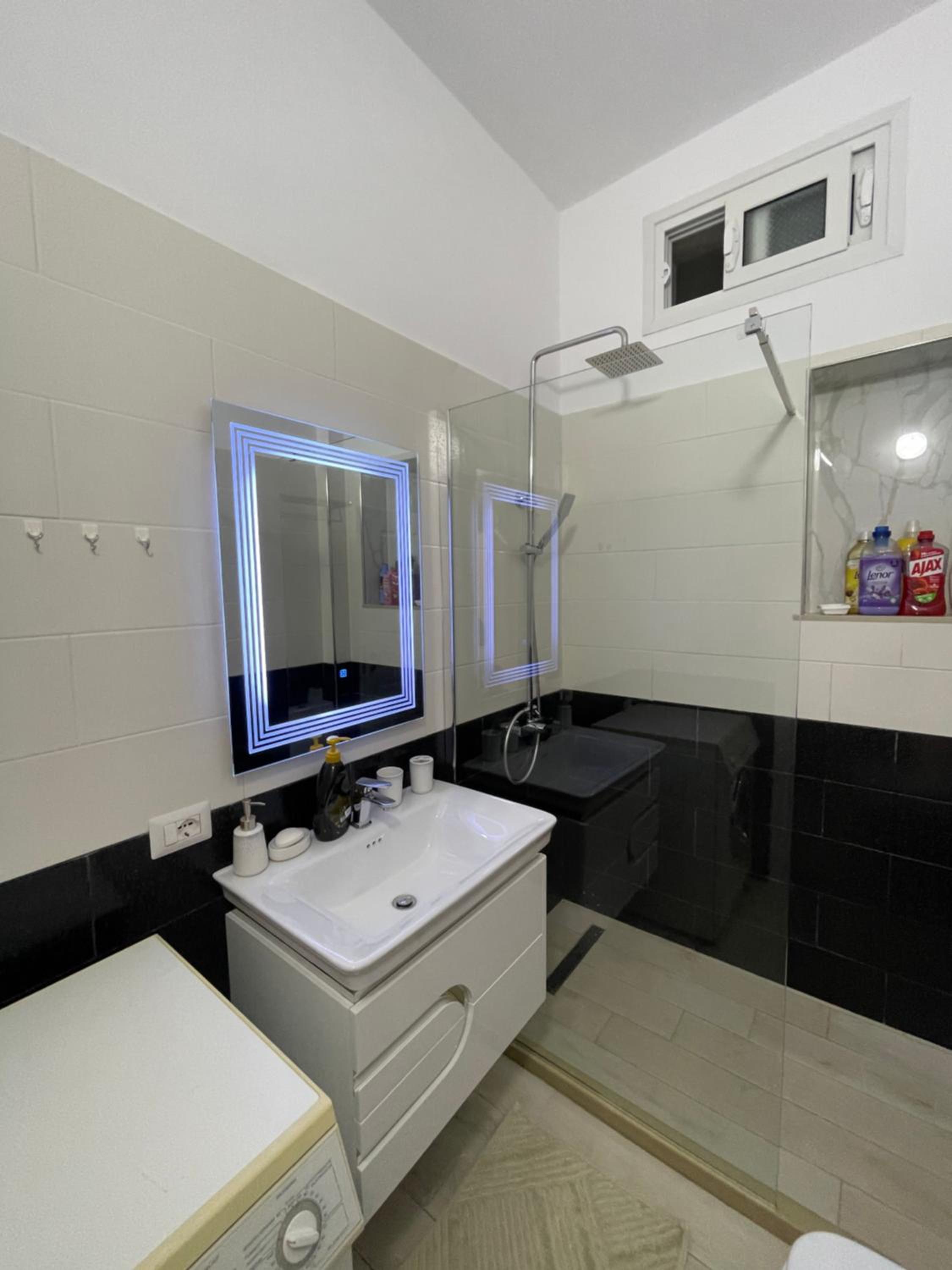 Perla Luxury Apartment - Private Patio & Parking
