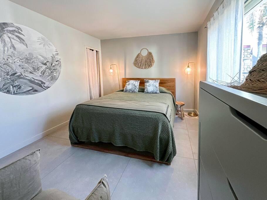 Oligaïa, 3 bdr apartment behind the beach view 4